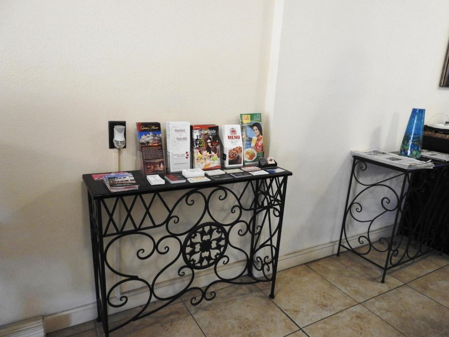 Stanford Motor Inn photo 6