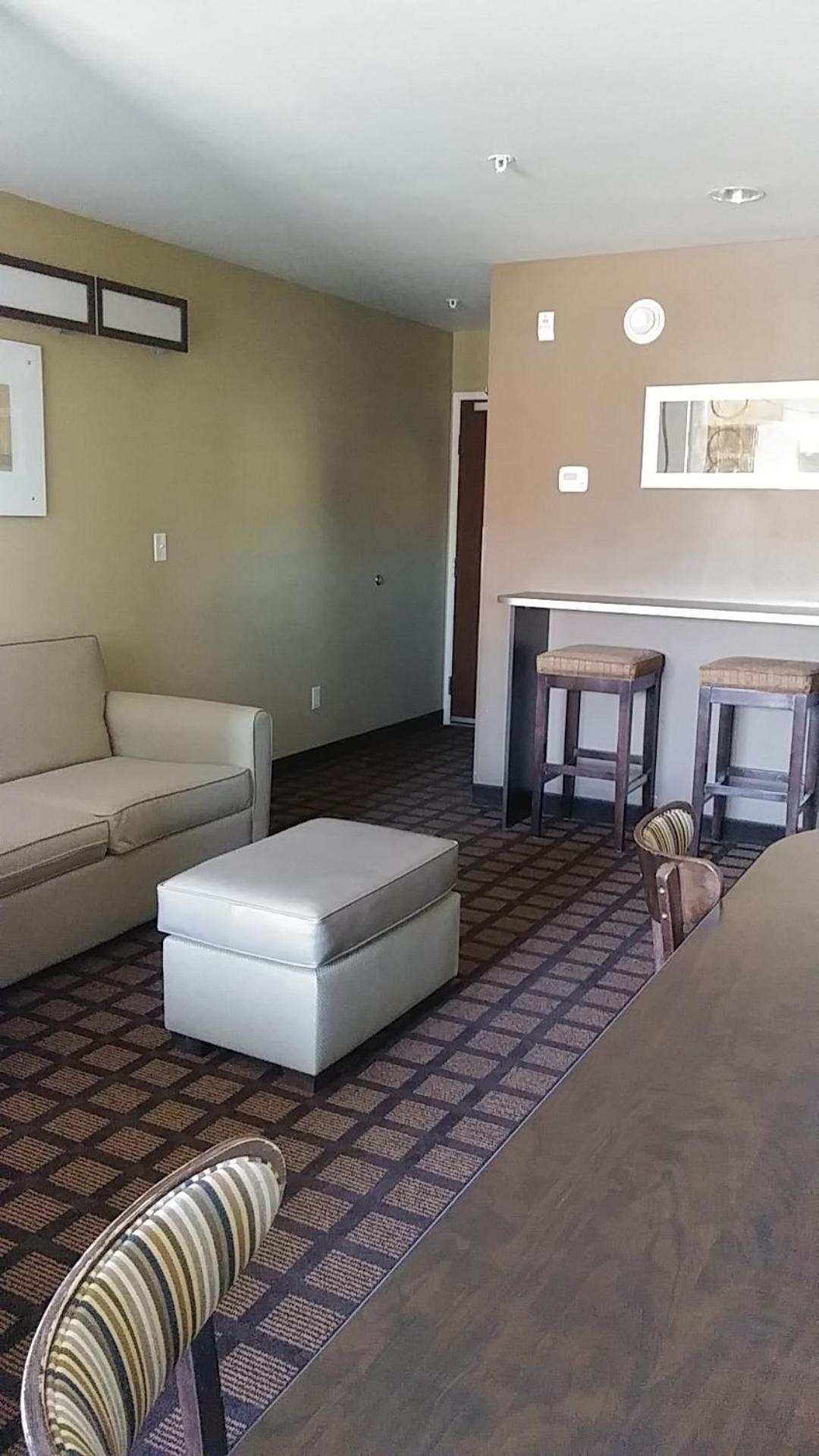 Microtel Inn & Suites by Wyndham Wheeler Ridge photo 9