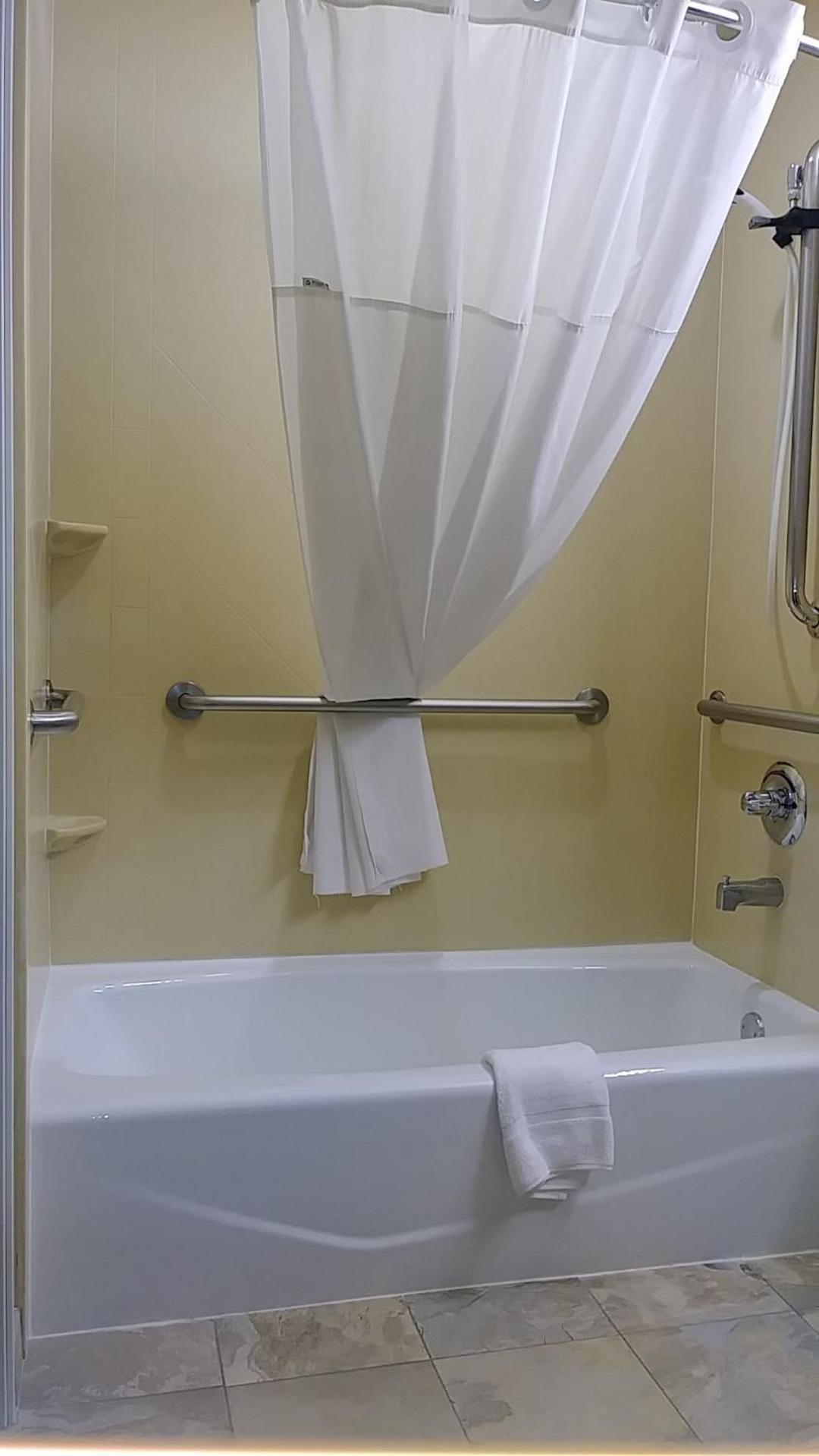 Microtel Inn & Suites by Wyndham Wheeler Ridge photo 7