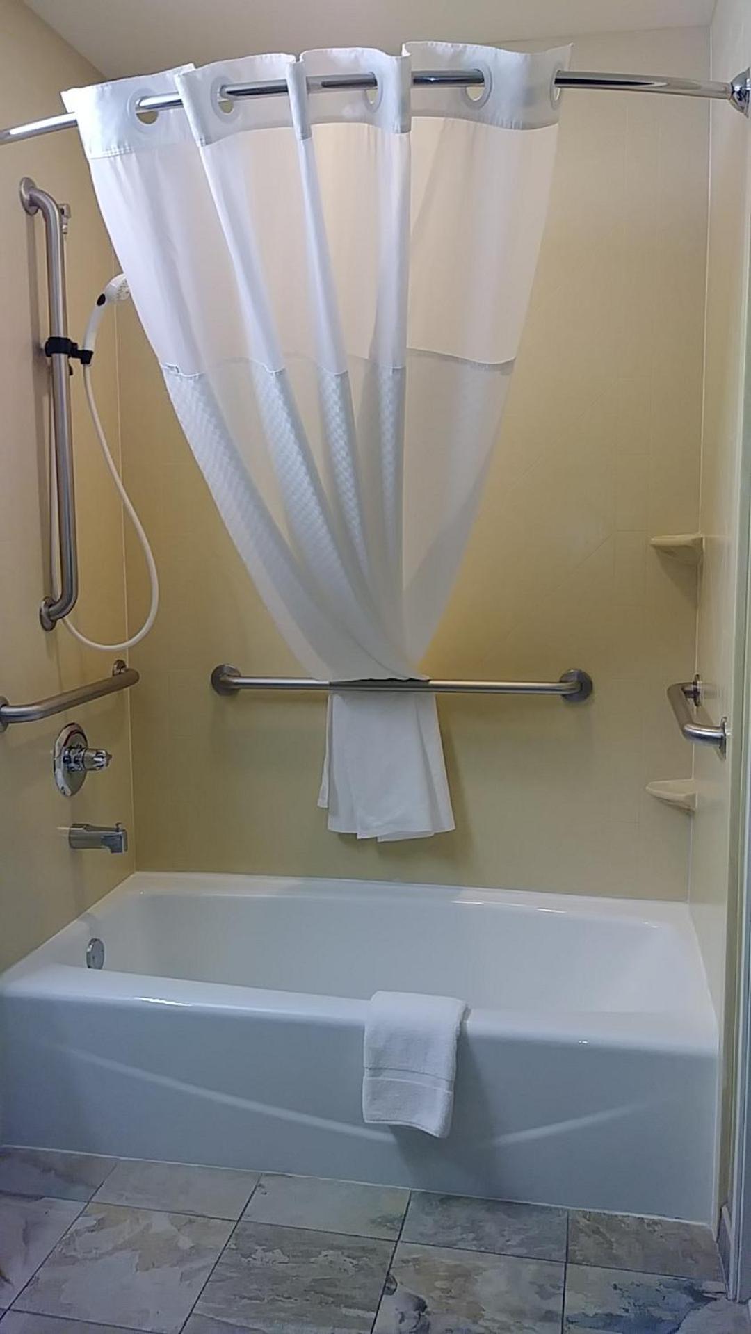 Microtel Inn & Suites by Wyndham Wheeler Ridge photo 6
