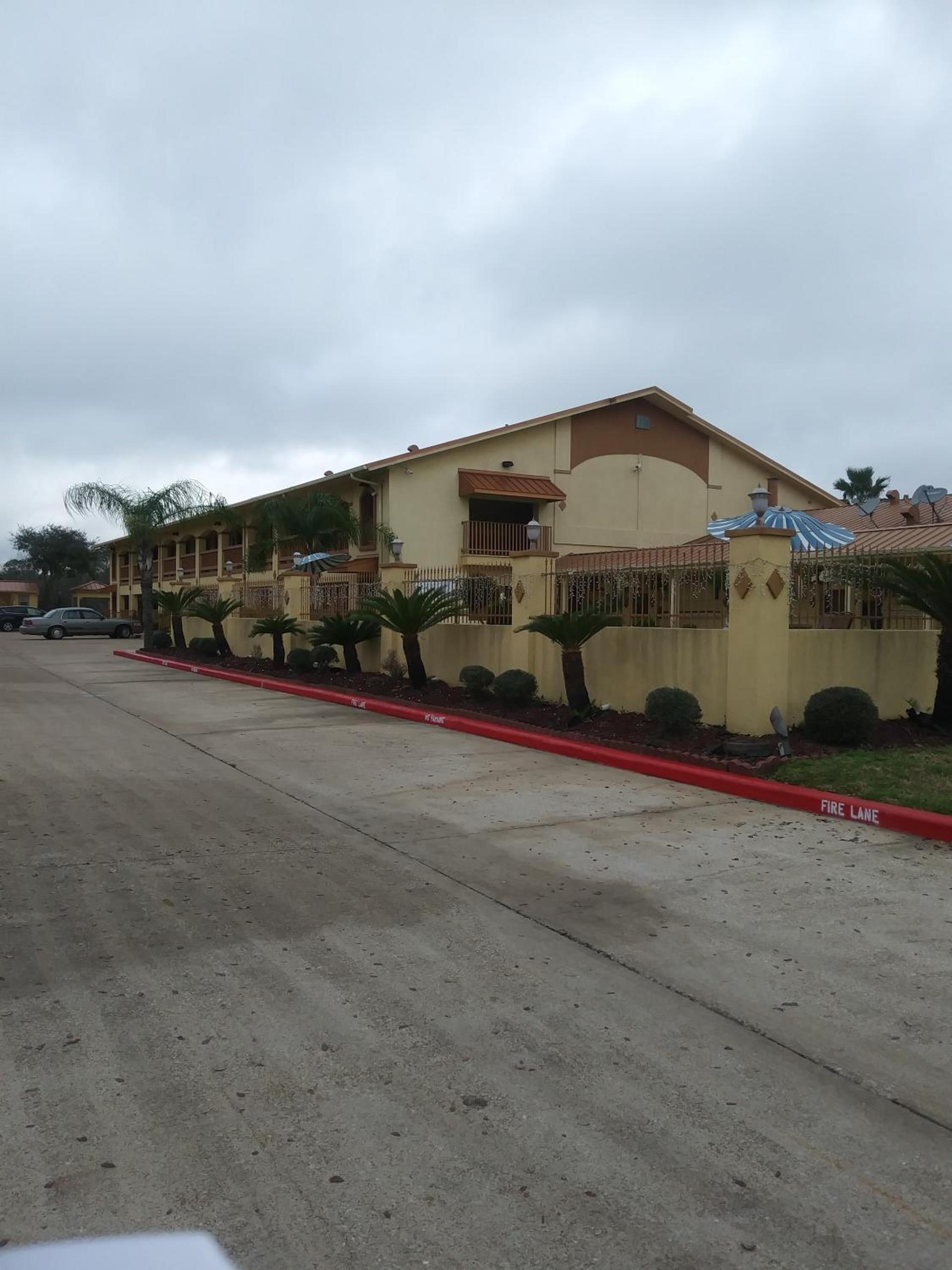 Americas Best Value Inn & Suites-Alvin/Houston photo 4