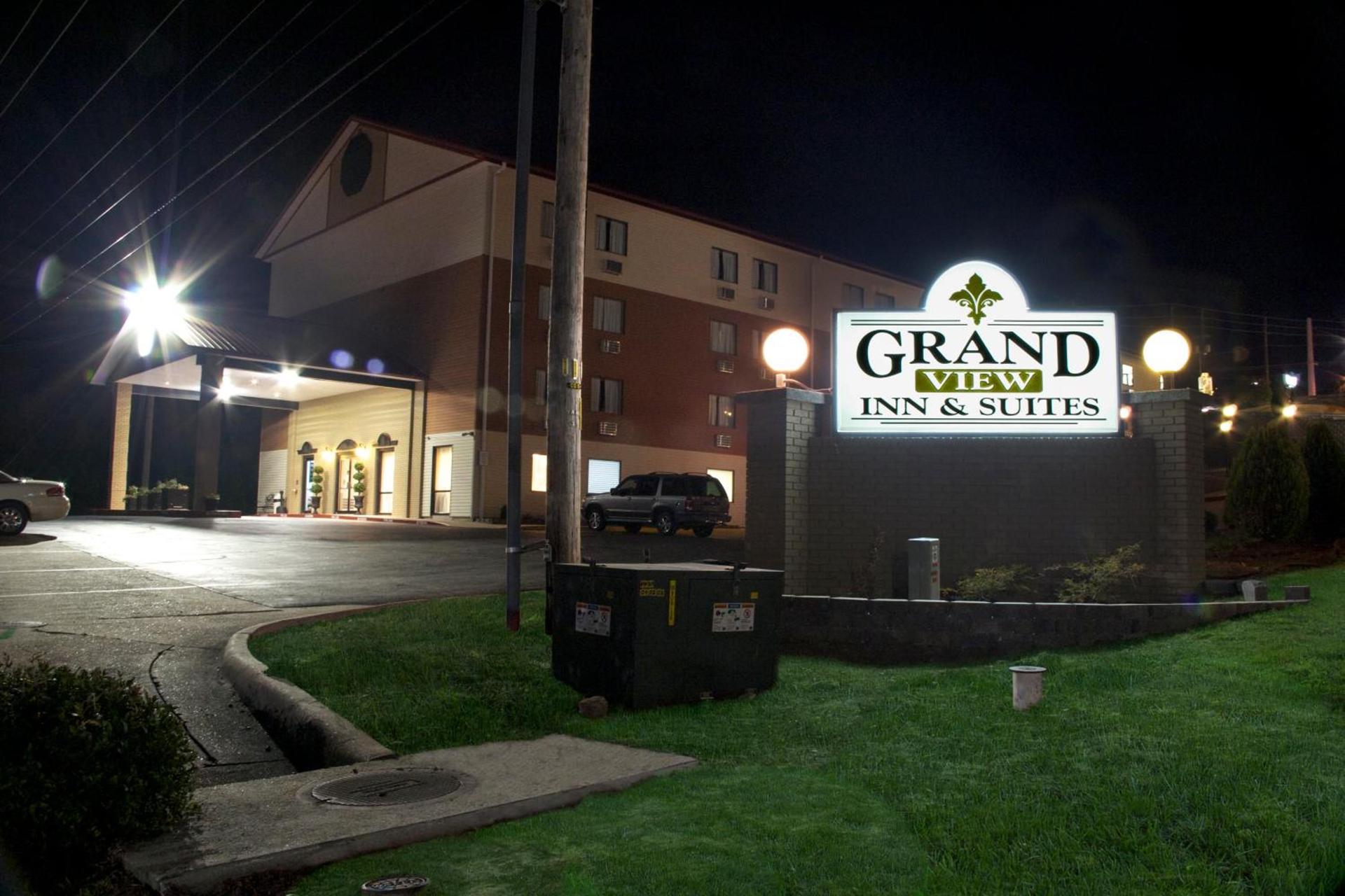Grand View Inn & Suites photo 3