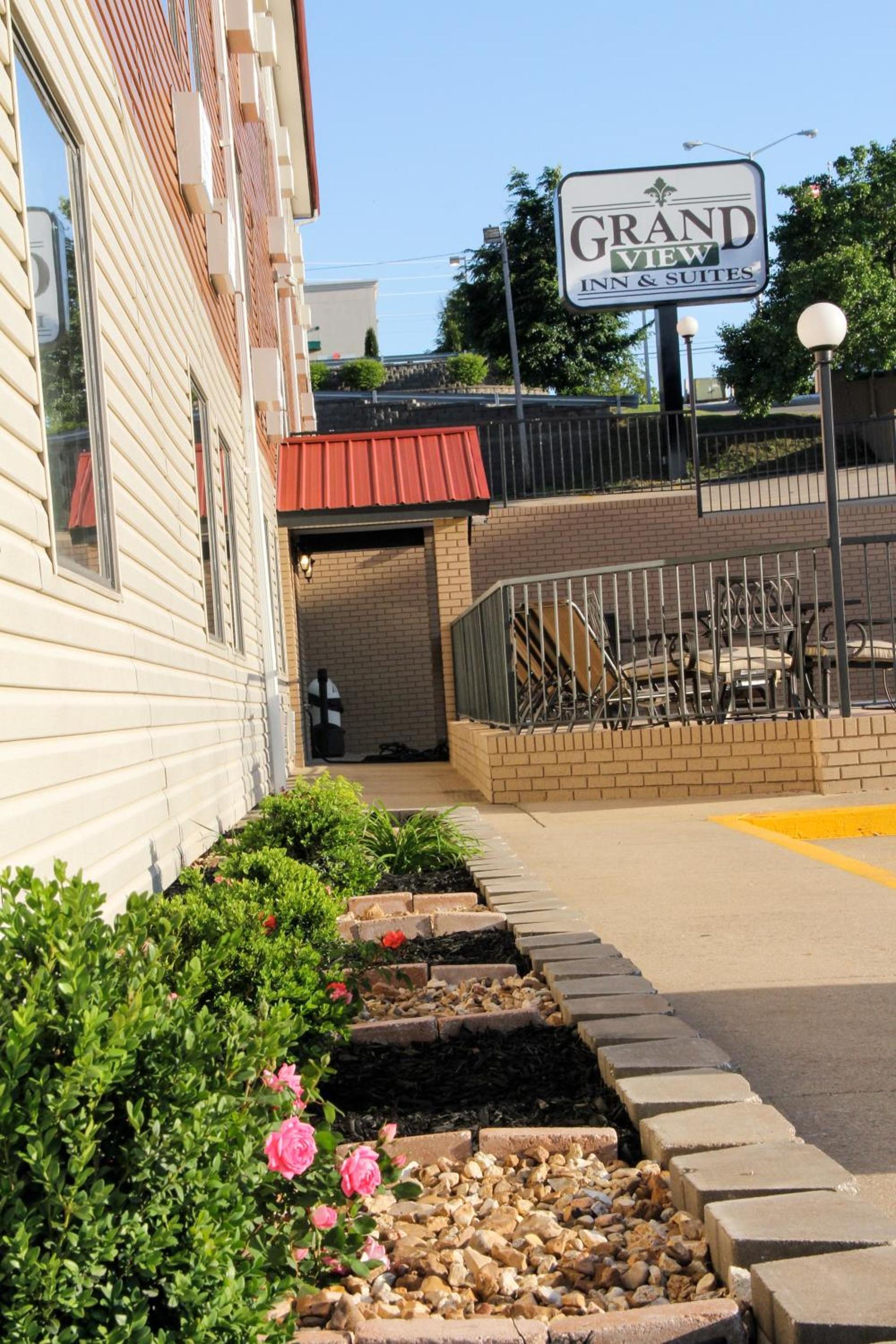 Grand View Inn & Suites photo 5