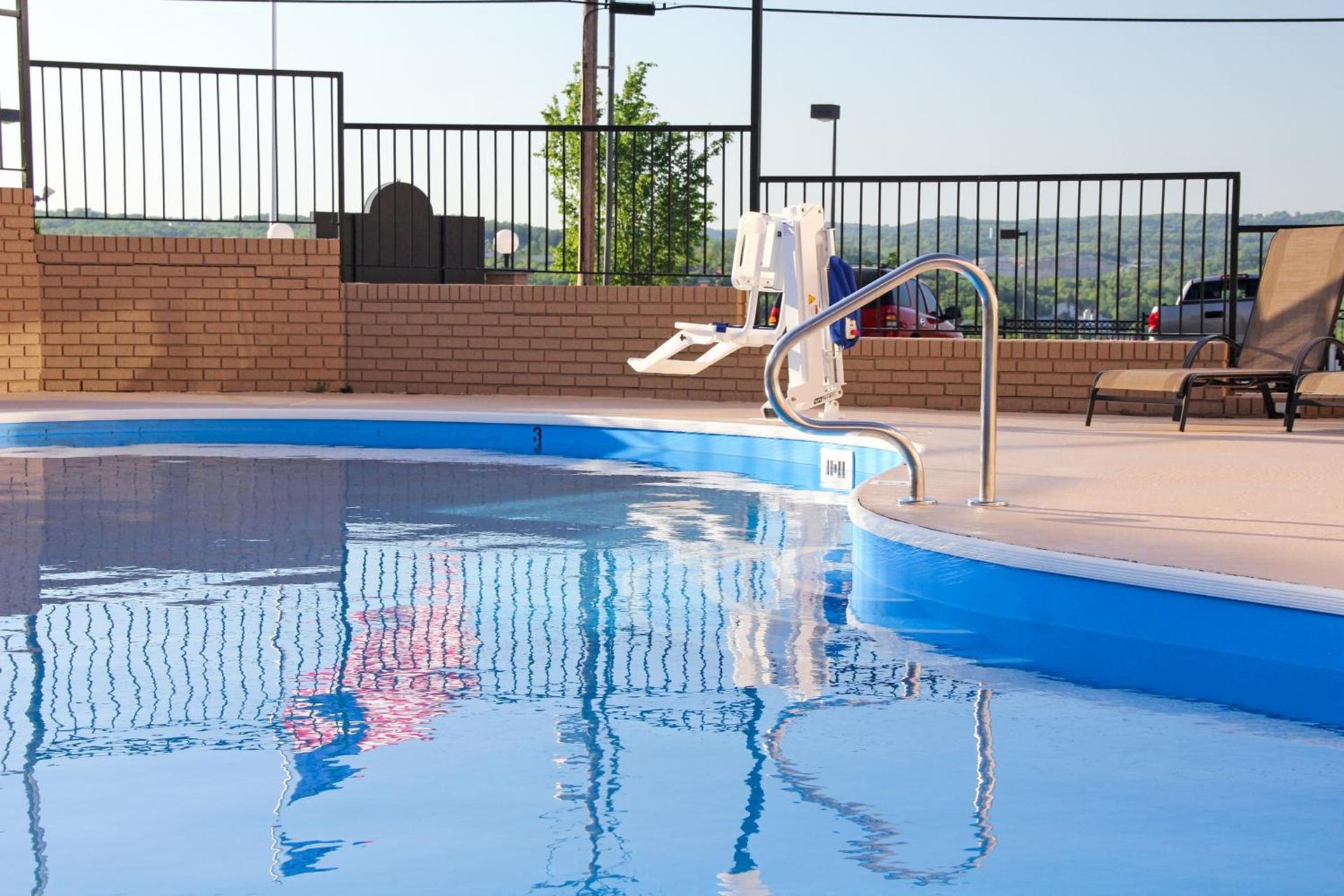 Grand View Inn & Suites photo 34