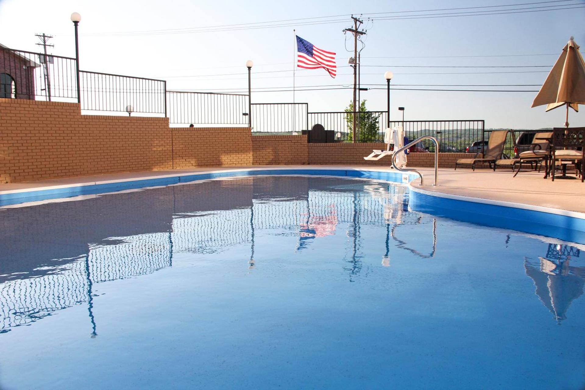 Grand View Inn & Suites photo 33