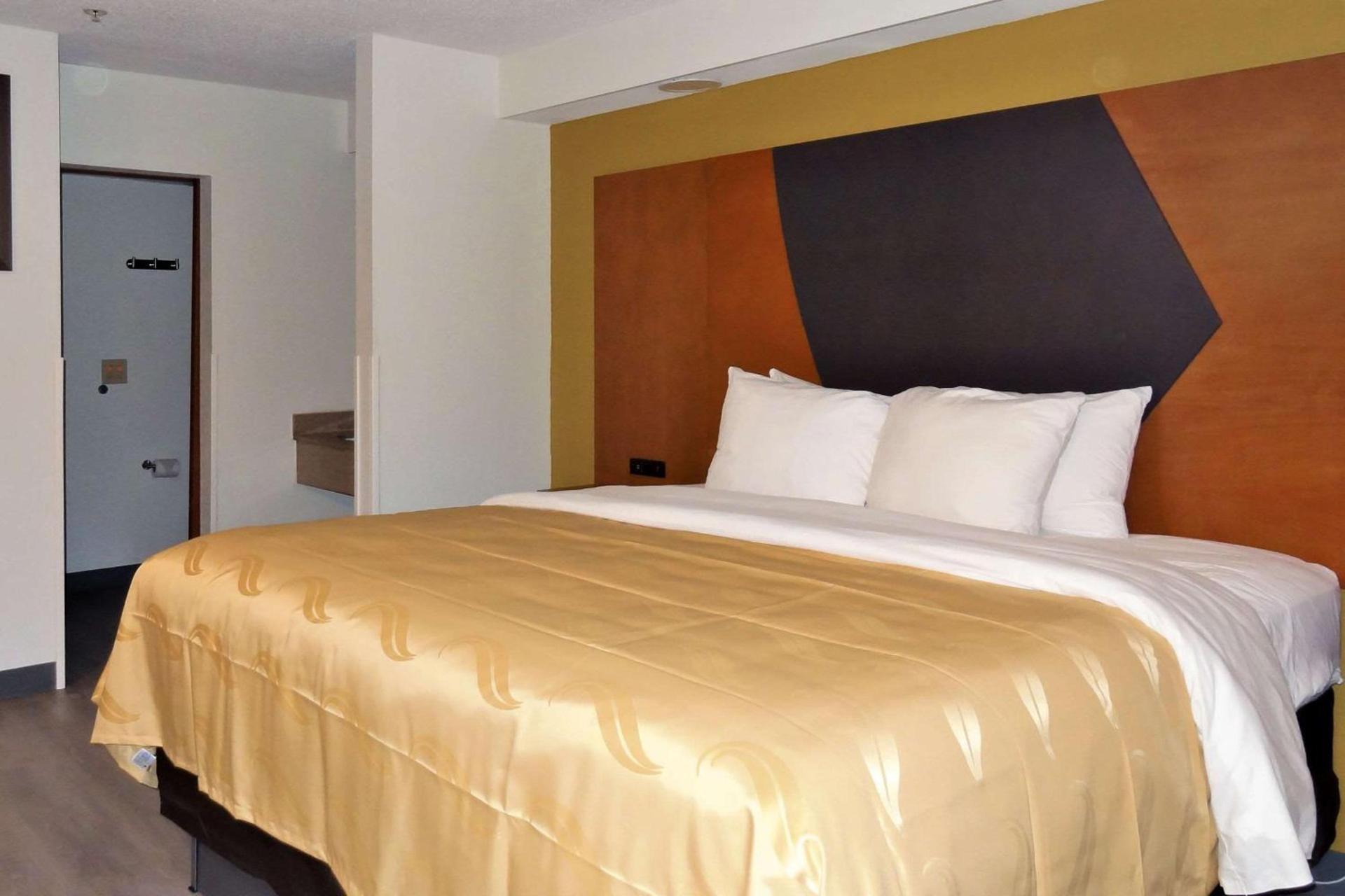 Quality Inn & Suites Raleigh North photo 18