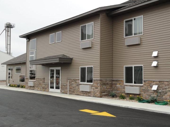 Canby Inn and Suites photo 1