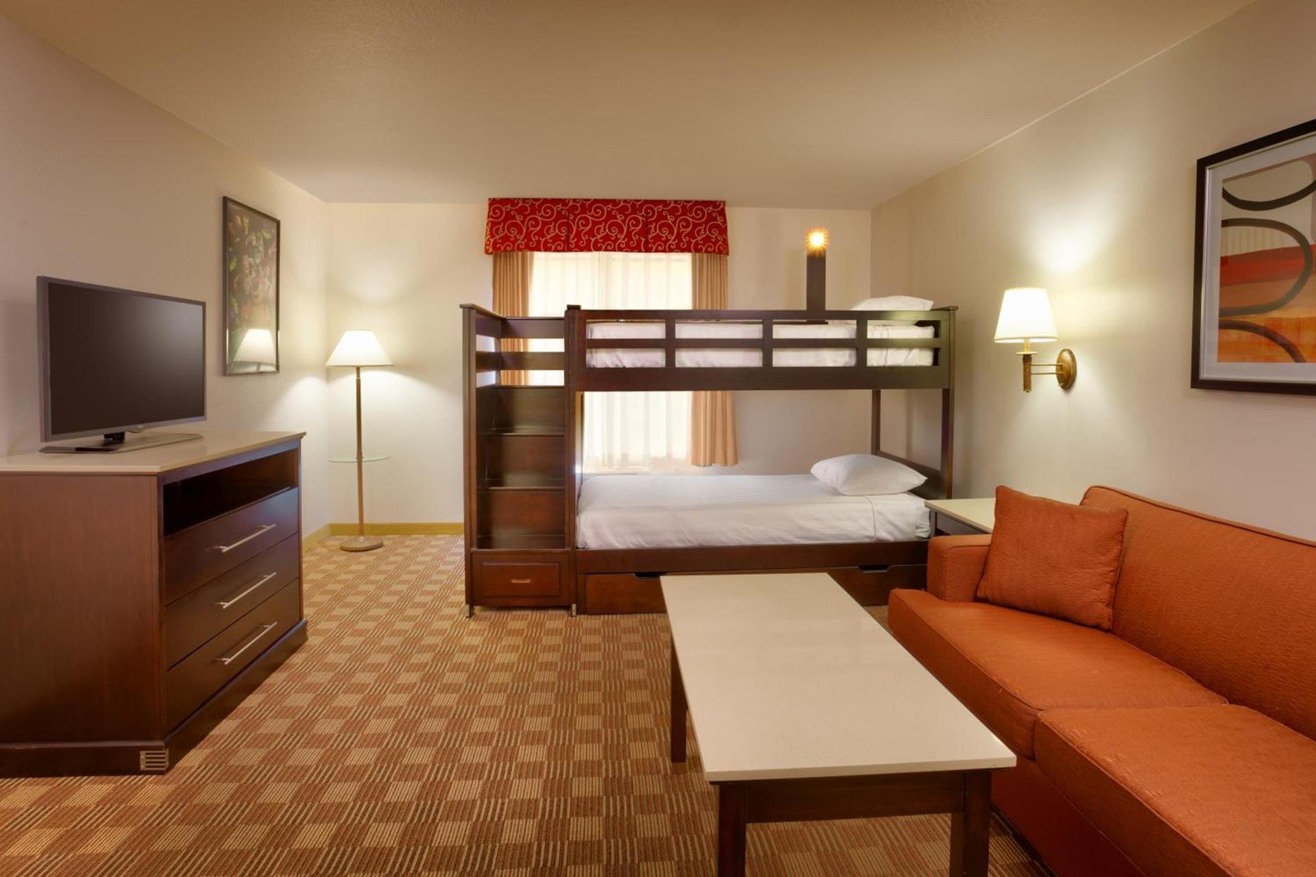 Cortona Inn and Suites Anaheim Resort photo 12