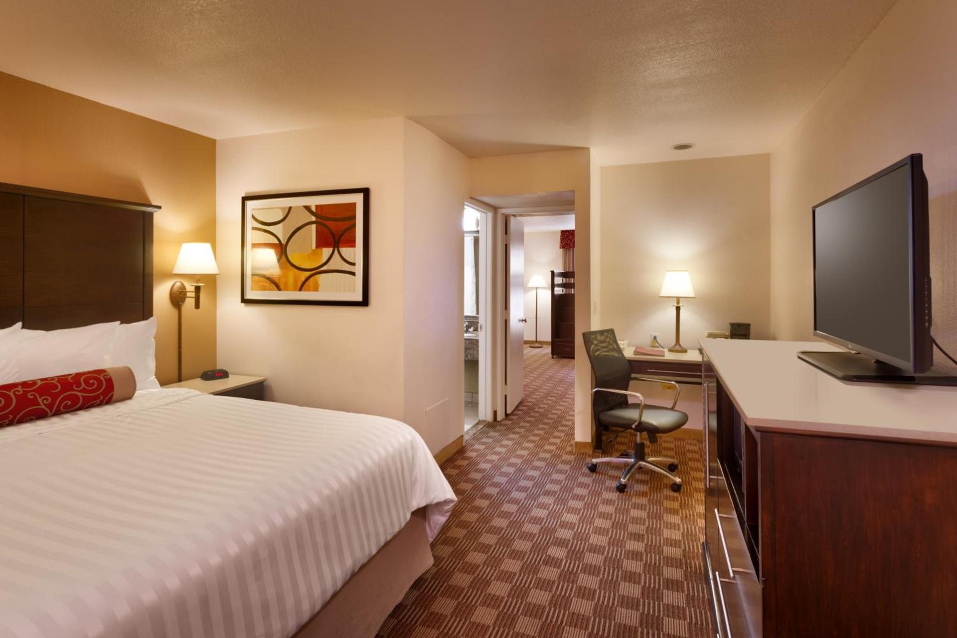 Cortona Inn and Suites Anaheim Resort photo 14