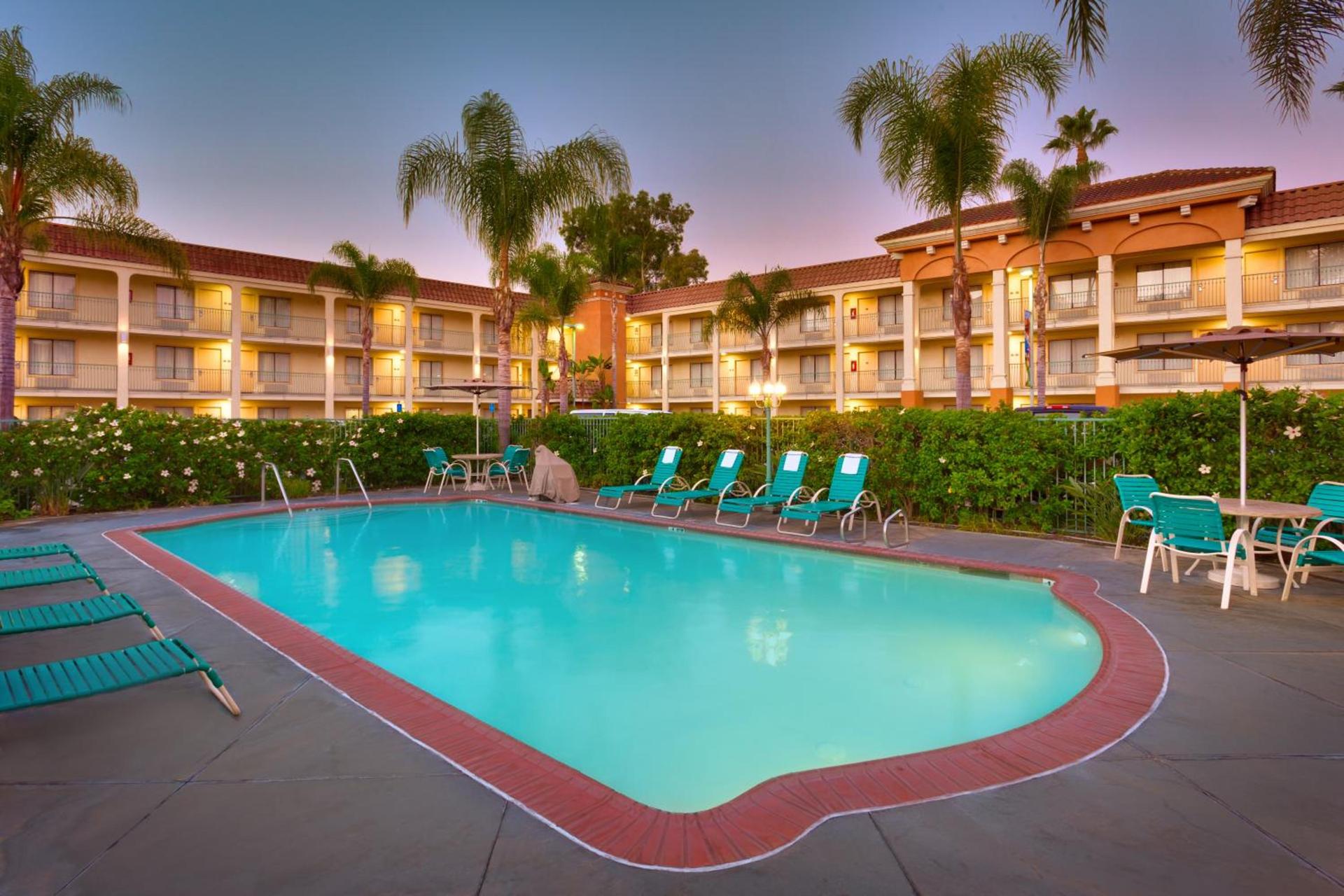 Cortona Inn and Suites Anaheim Resort photo 7
