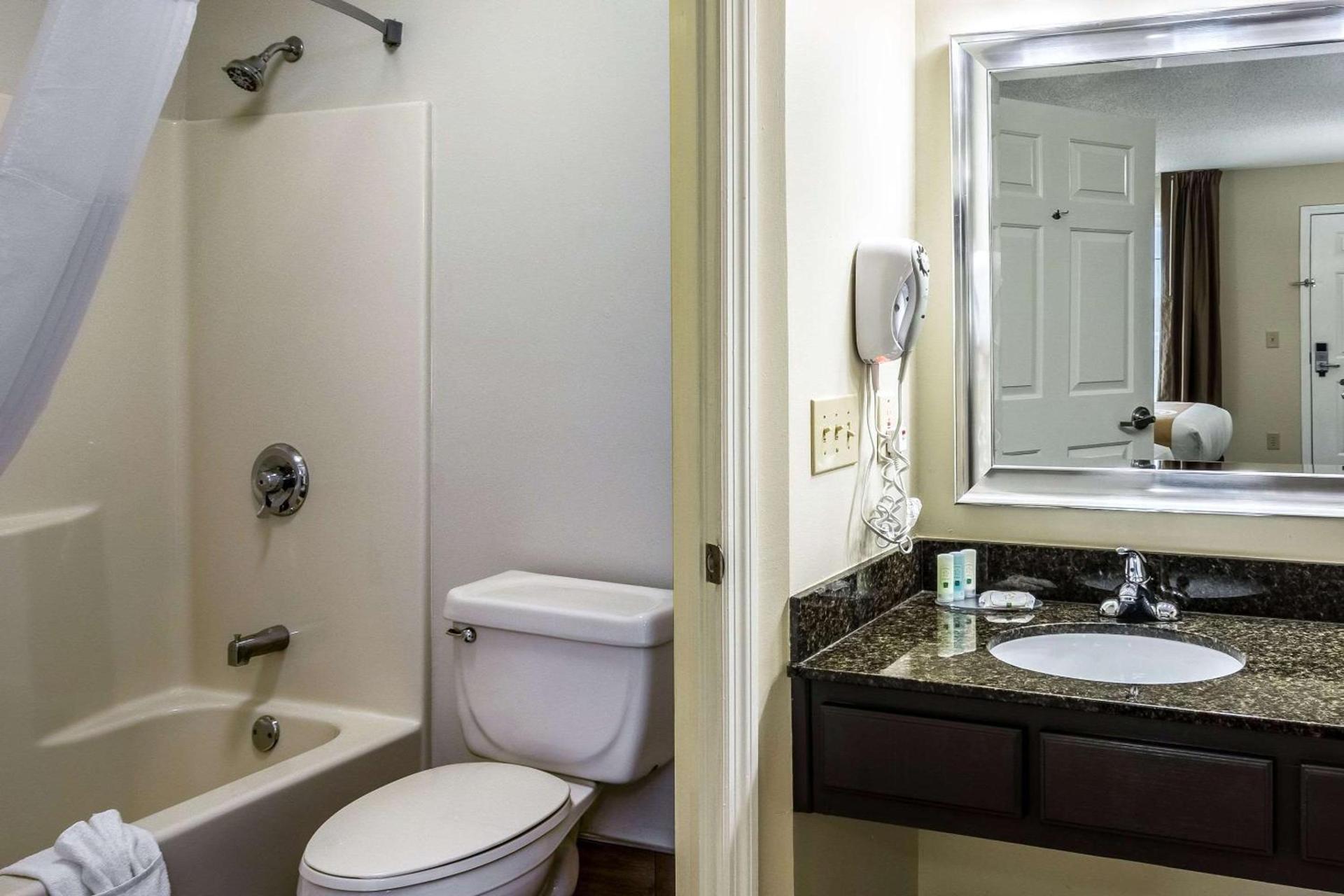 Quality Inn University Area photo 25