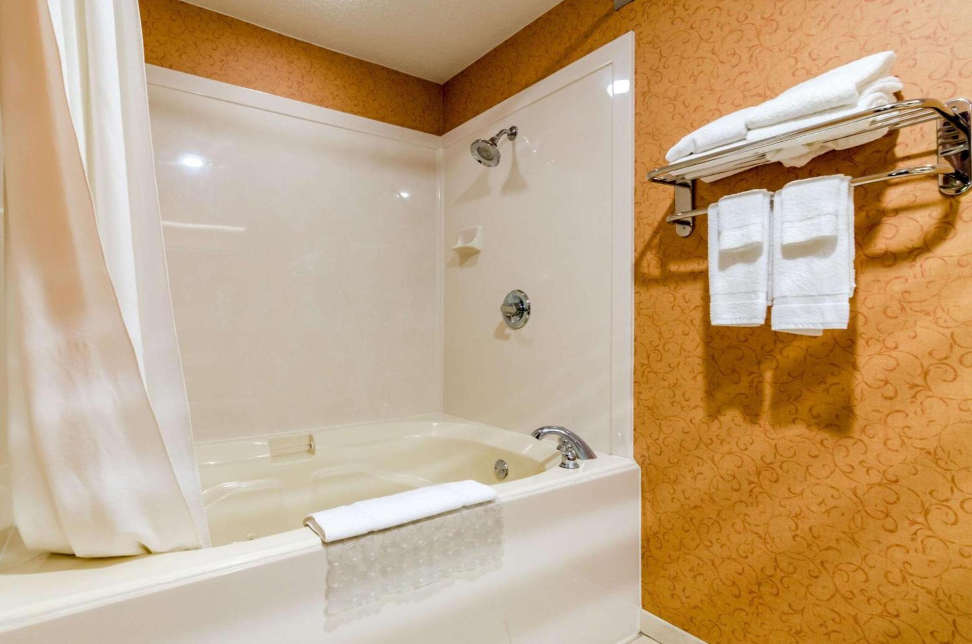 Quality Inn Eureka Springs South photo 40