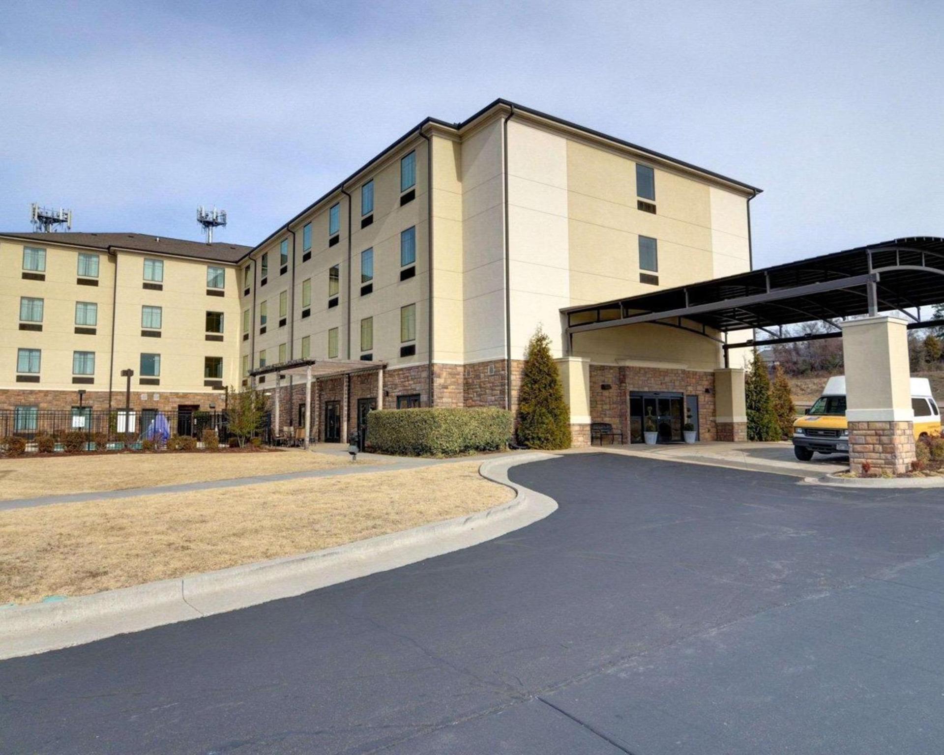 Comfort Inn & Suites Fort Smith I-540 photo 2