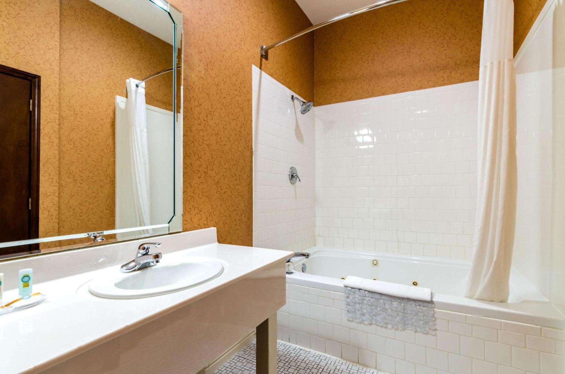 Quality Inn Eureka Springs South photo 35