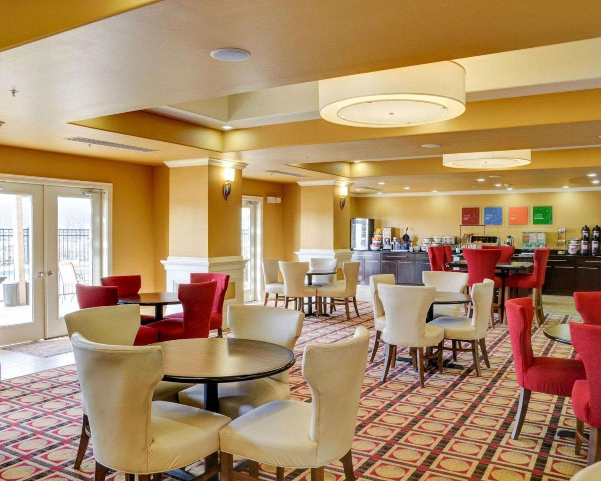 Comfort Inn & Suites Fort Smith I-540 photo 36