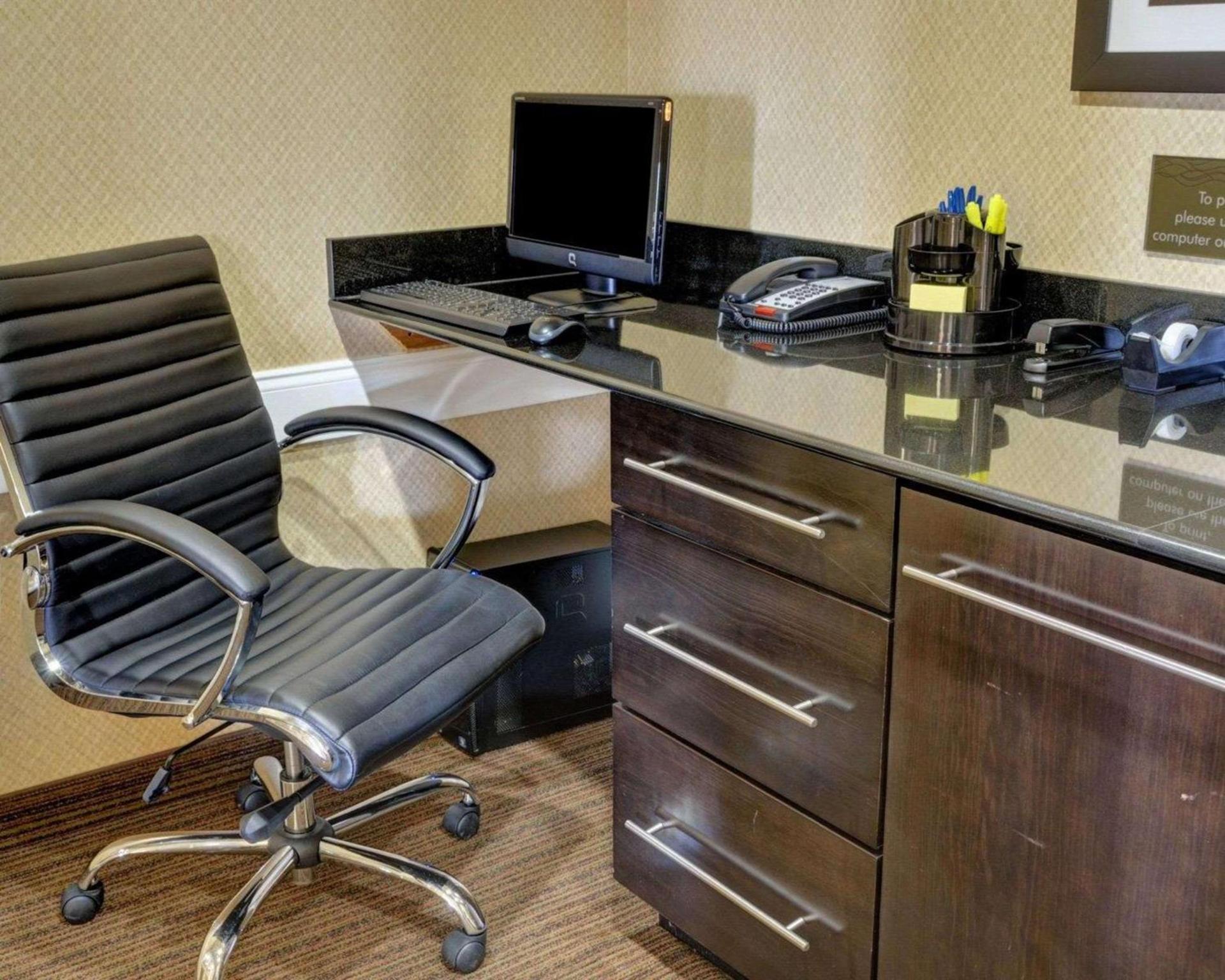 Comfort Inn & Suites Fort Smith I-540 photo 27