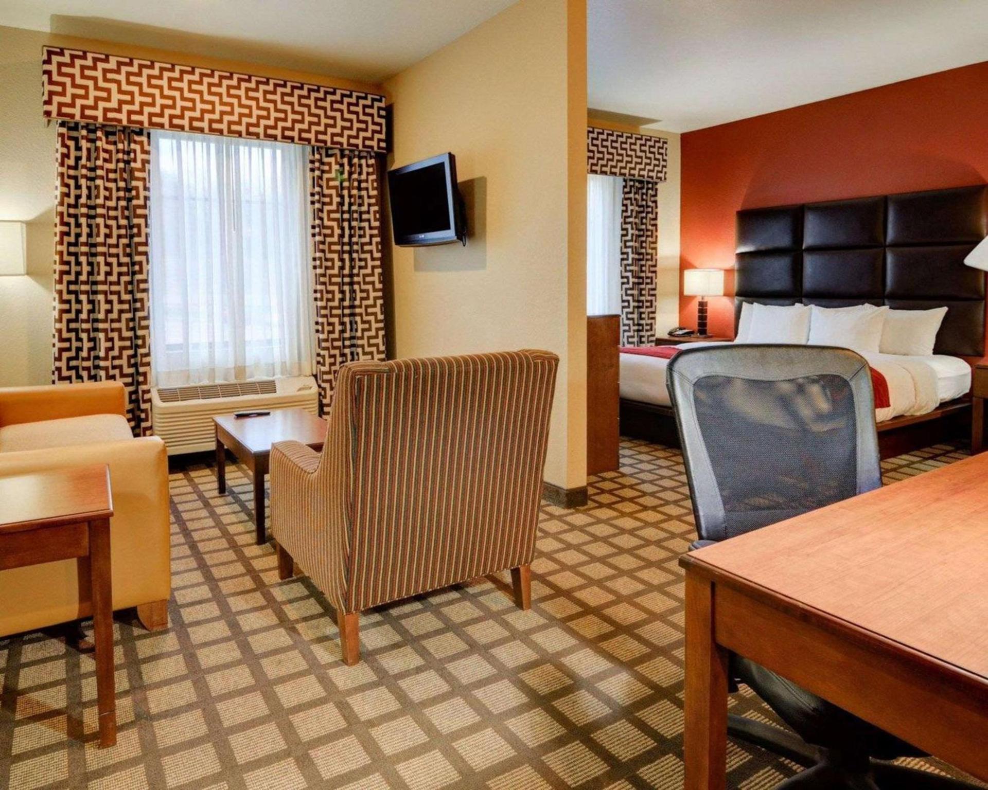 Comfort Inn & Suites Fort Smith I-540 photo 16