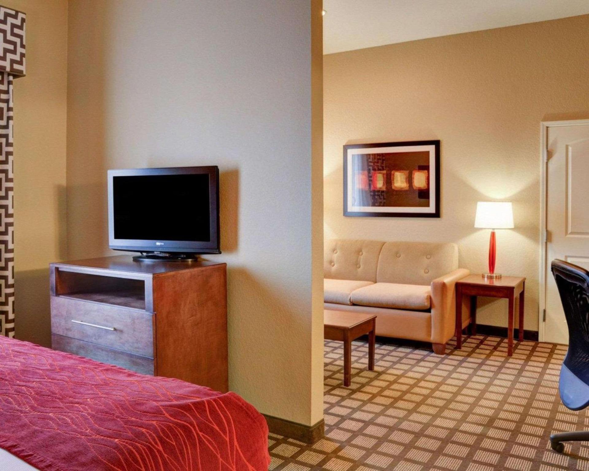 Comfort Inn & Suites Fort Smith I-540 photo 13