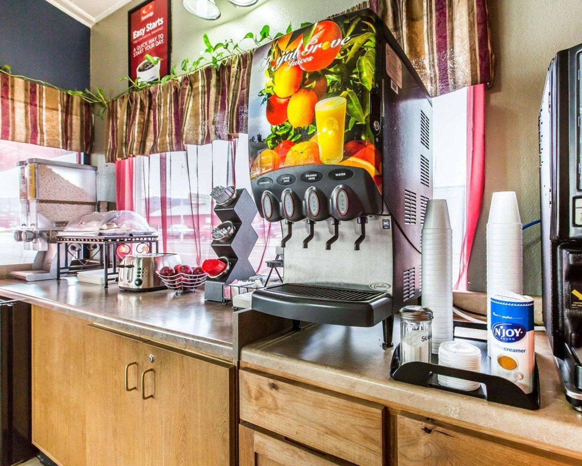 Econo Lodge Inn & Suites Yreka photo 3