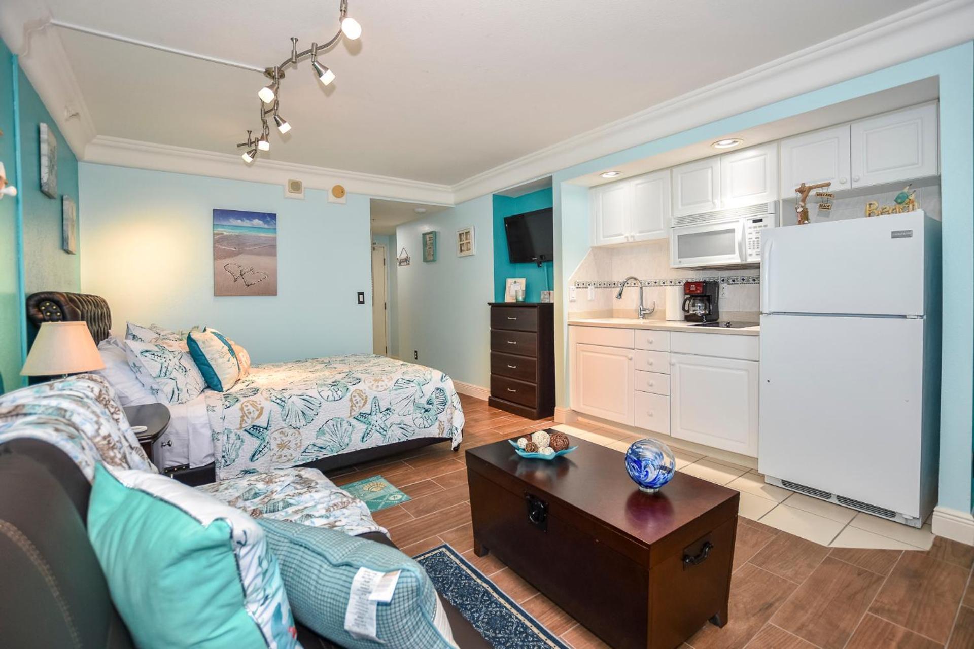Ocean view studio condo. photo 2