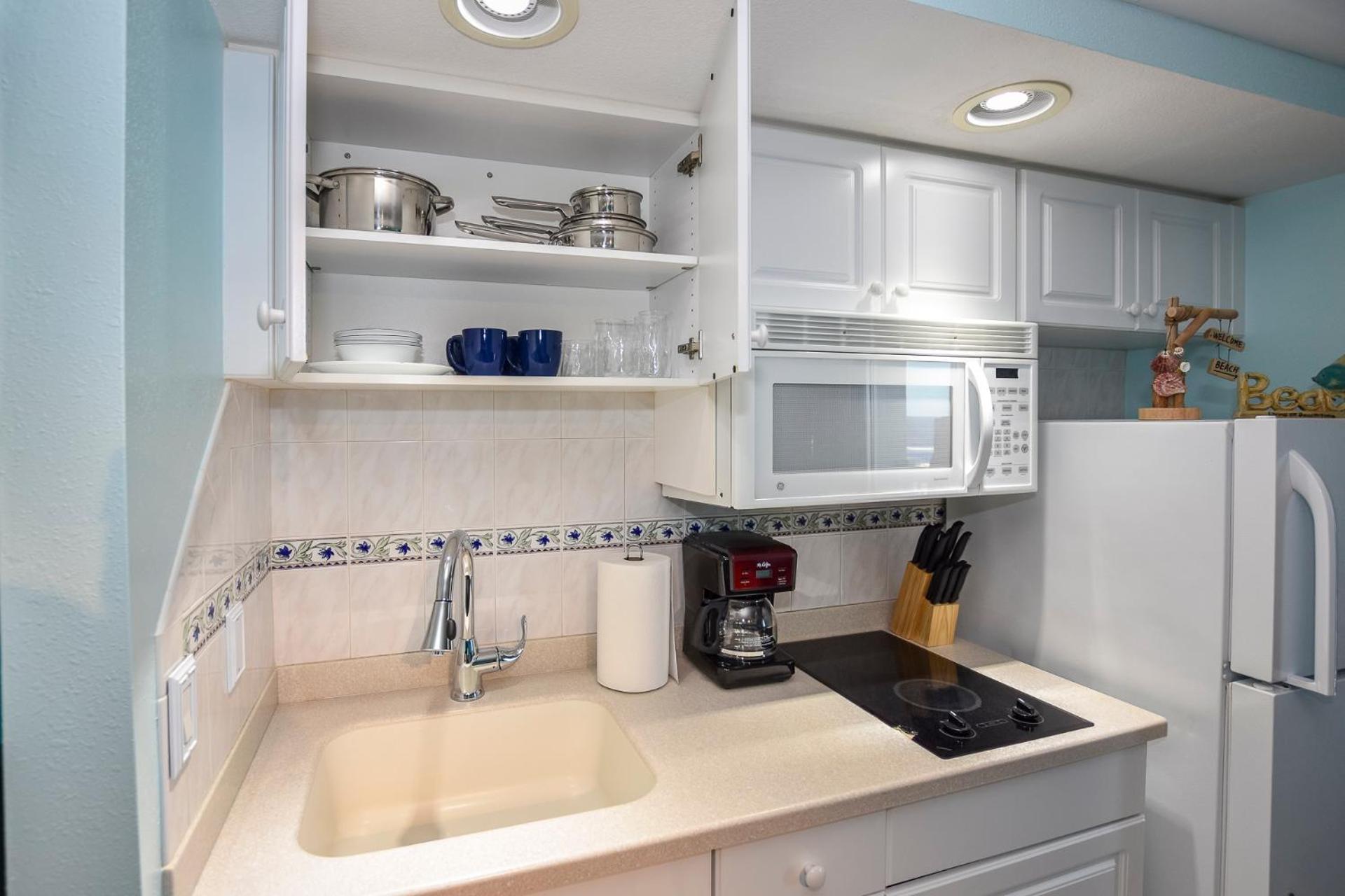 Ocean view studio condo. photo 9