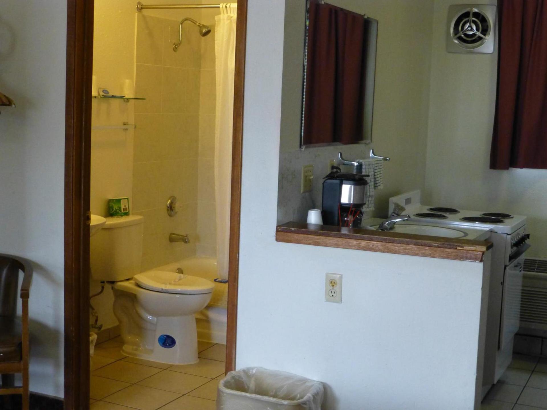 Umatilla Inn & Suites photo 26