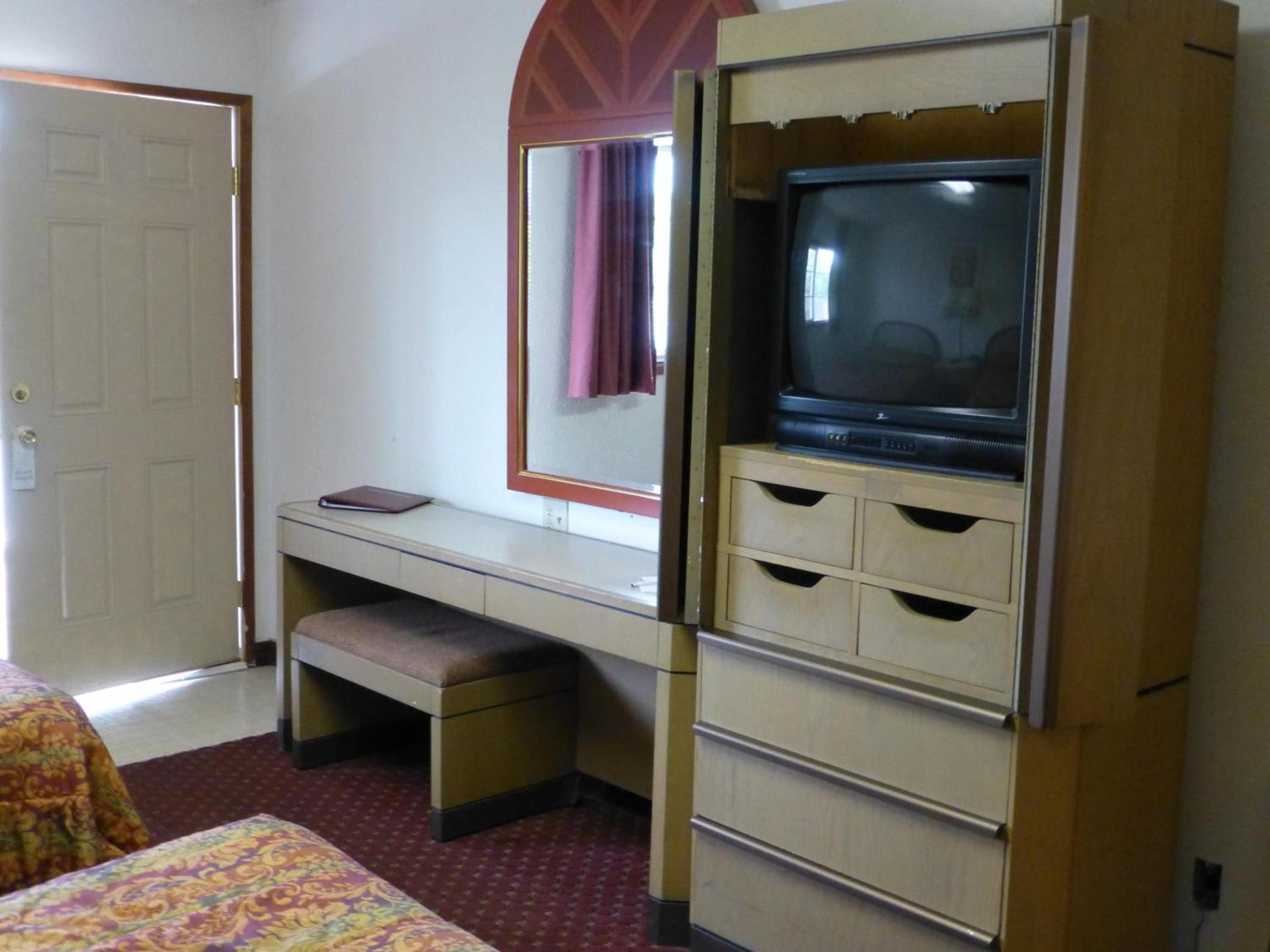 Umatilla Inn & Suites photo 7