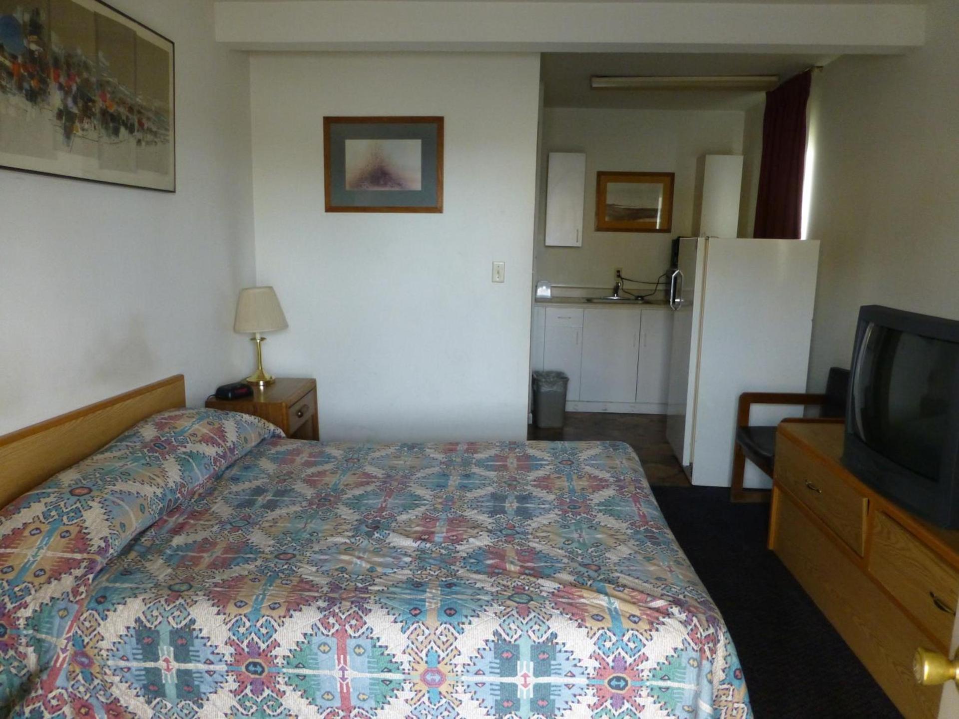 Umatilla Inn & Suites photo 23