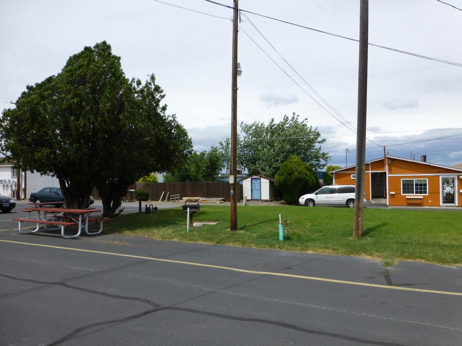 Umatilla Inn & Suites photo 24