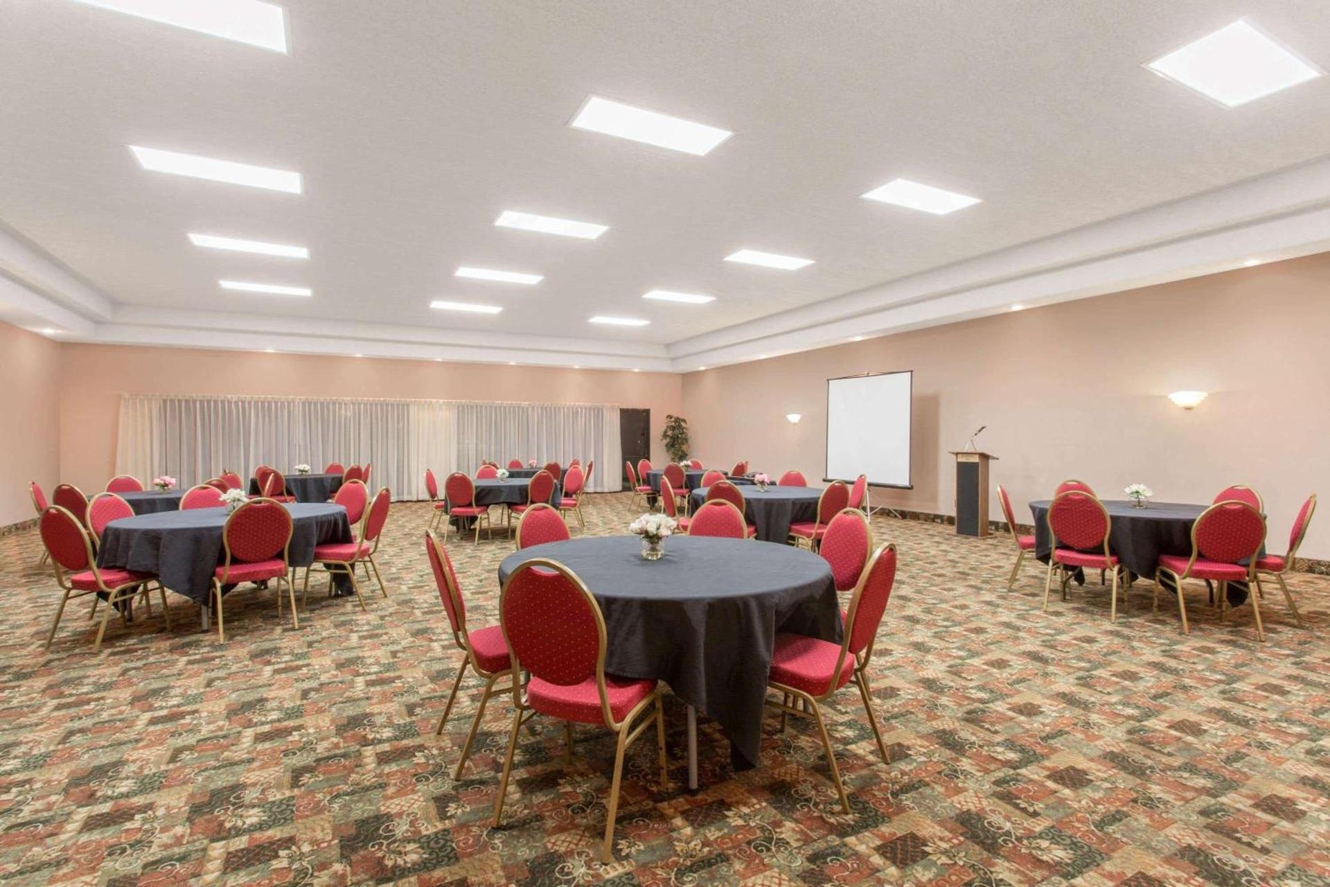 Ramada by Wyndham St George photo 30