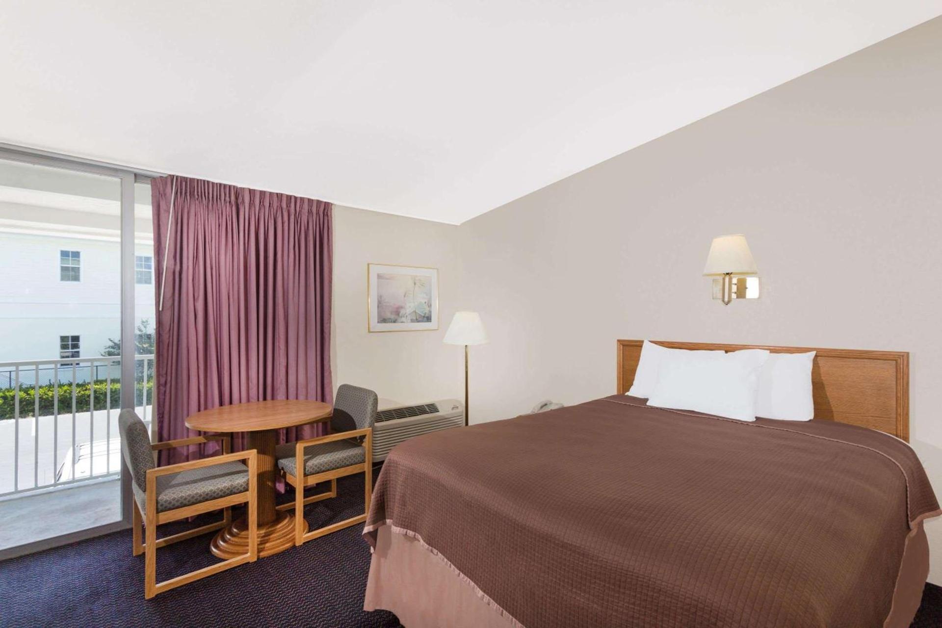 Howard Johnson by Wyndham Vero Beach / Downtown photo 11
