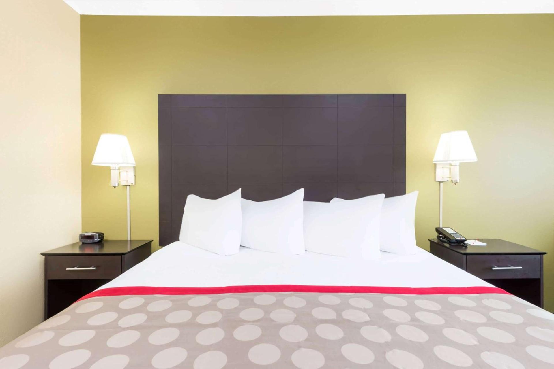 Ramada by Wyndham Vandalia photo 43