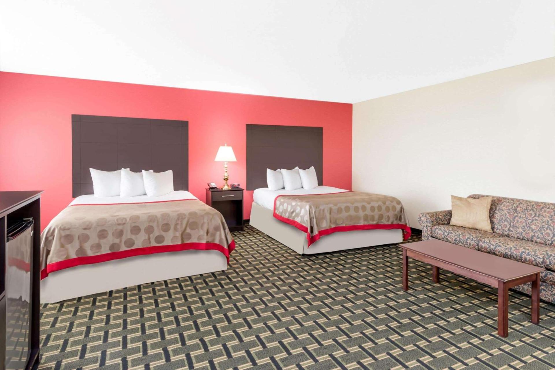 Ramada by Wyndham Vandalia photo 41