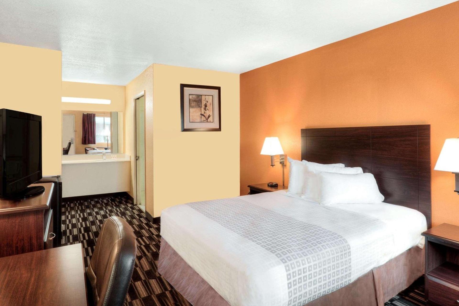 Howard Johnson by Wyndham Modesto Ceres photo 29