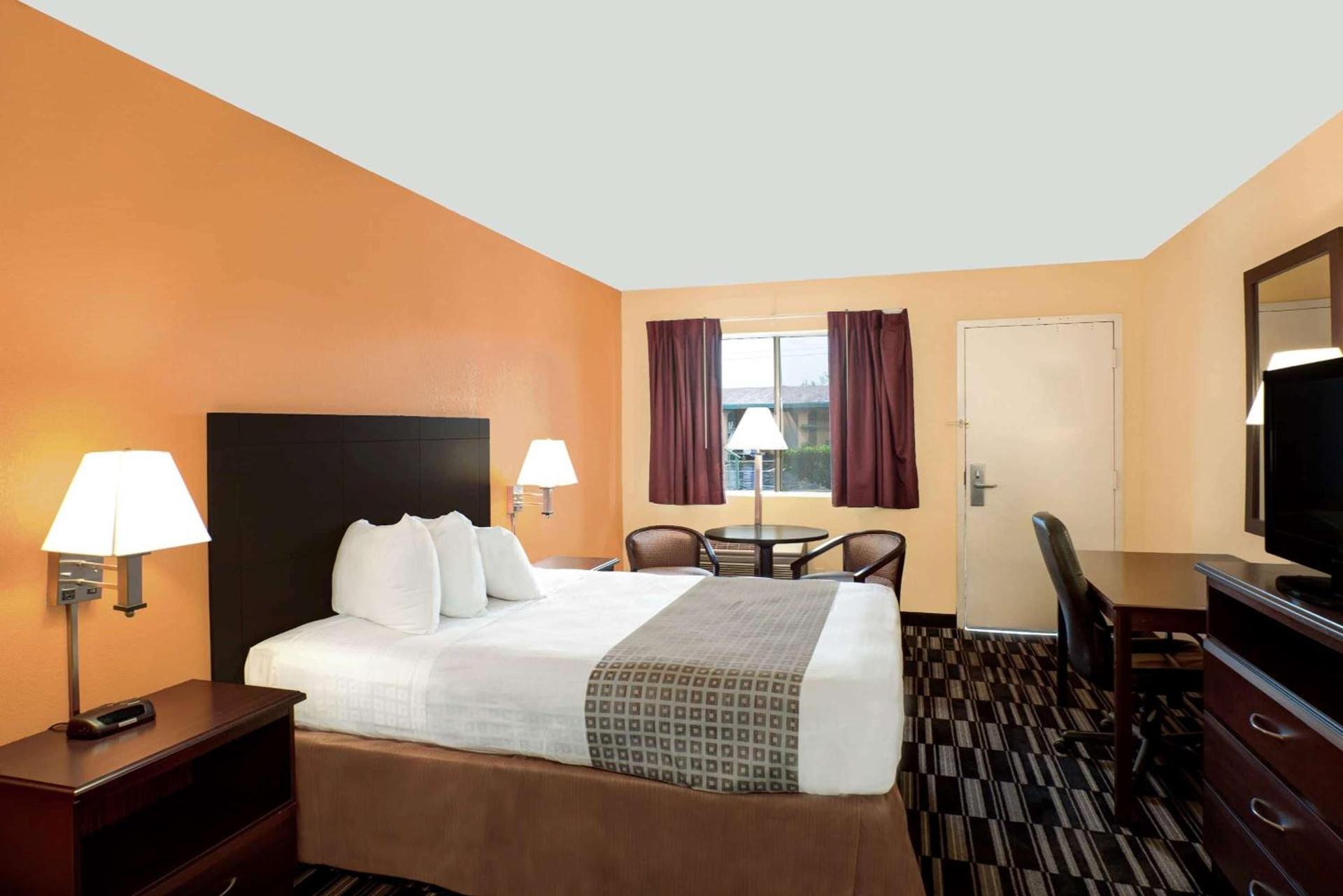 Howard Johnson by Wyndham Modesto Ceres photo 28