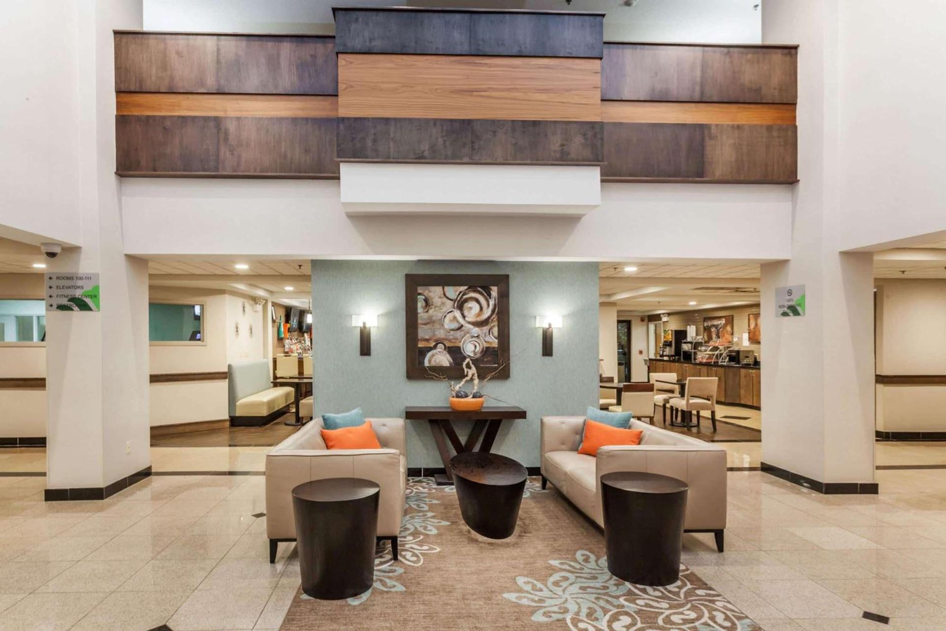 Wingate by Wyndham Chicago Schaumburg photo 8