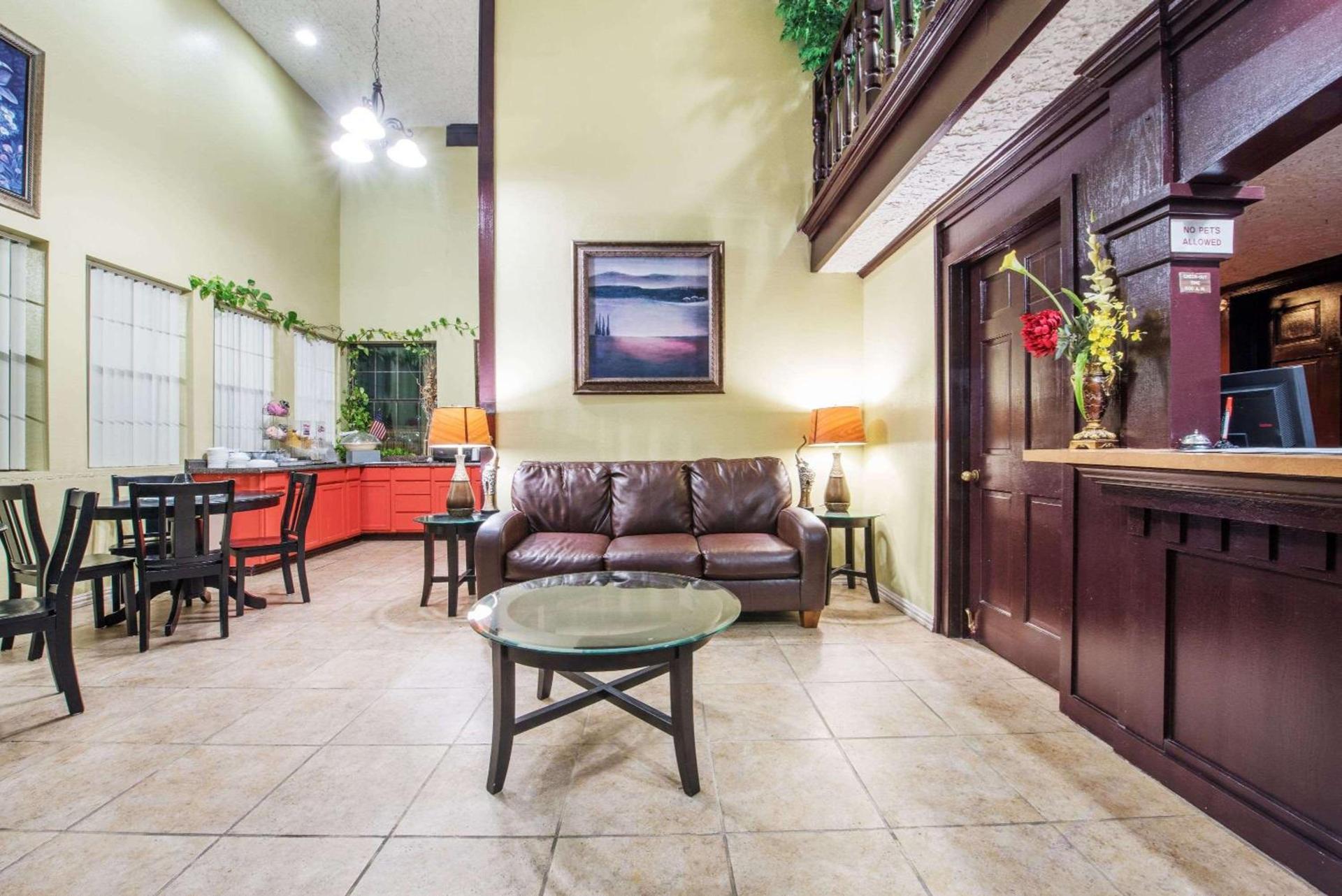 Howard Johnson by Wyndham San Marcos photo 53
