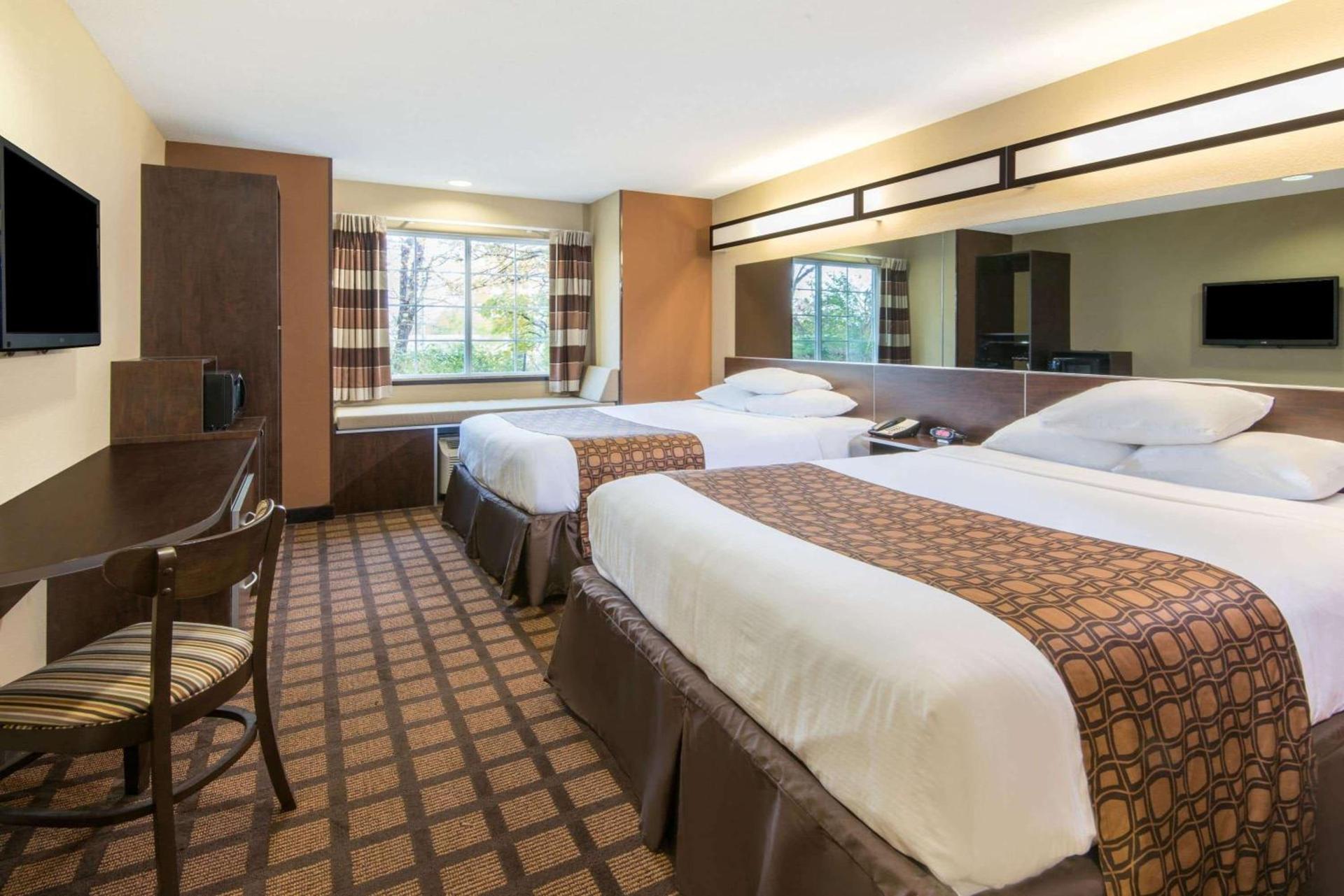 Microtel Inn and Suites North Canton photo 8