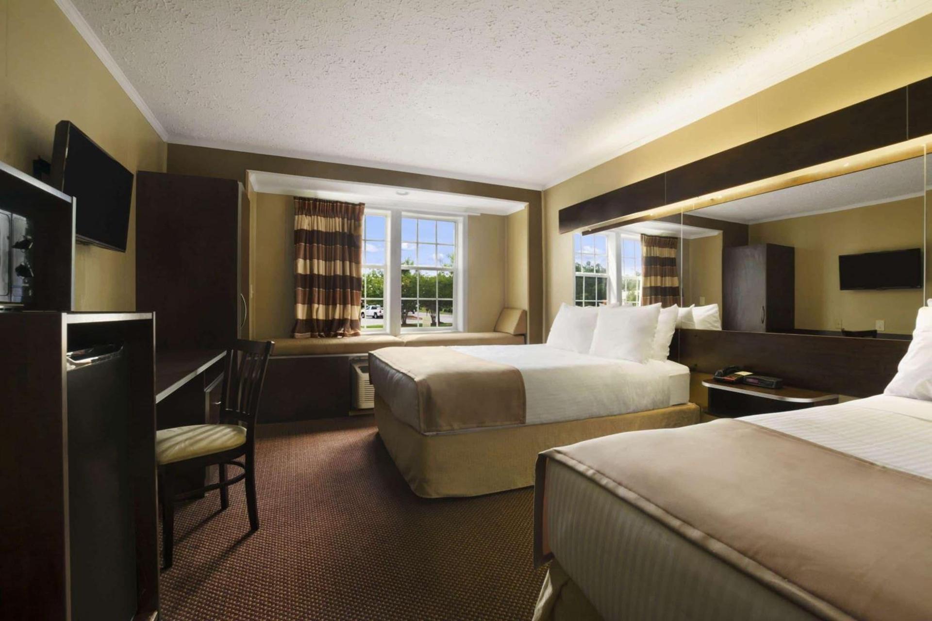 Microtel Inn & Suites by Wyndham Columbia Fort Jackson N photo 27