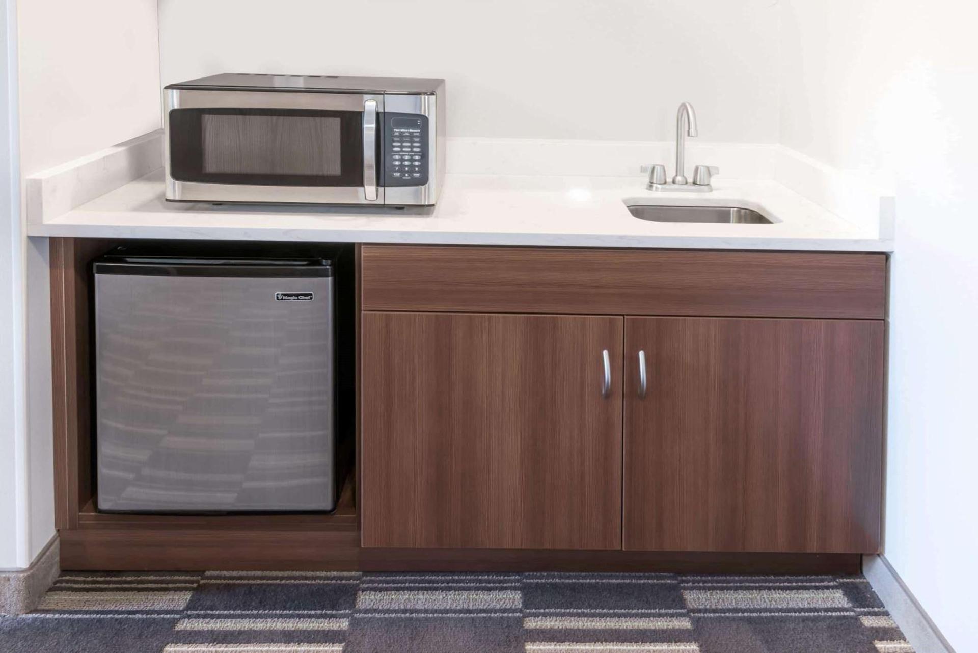 Microtel By Wyndham Victor photo 13