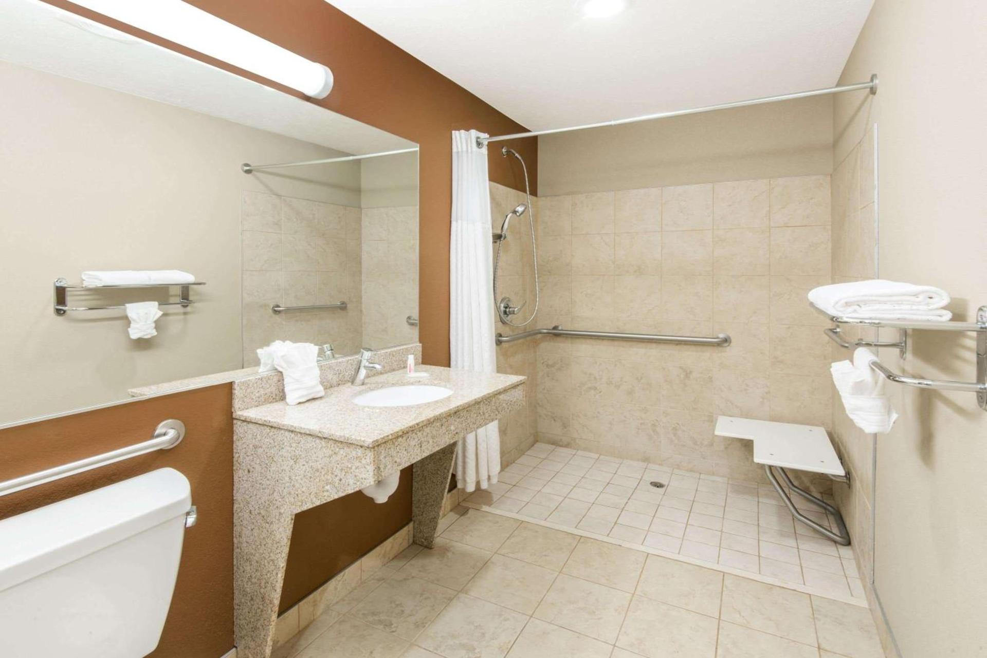 Microtel Inn and Suites North Canton photo 20