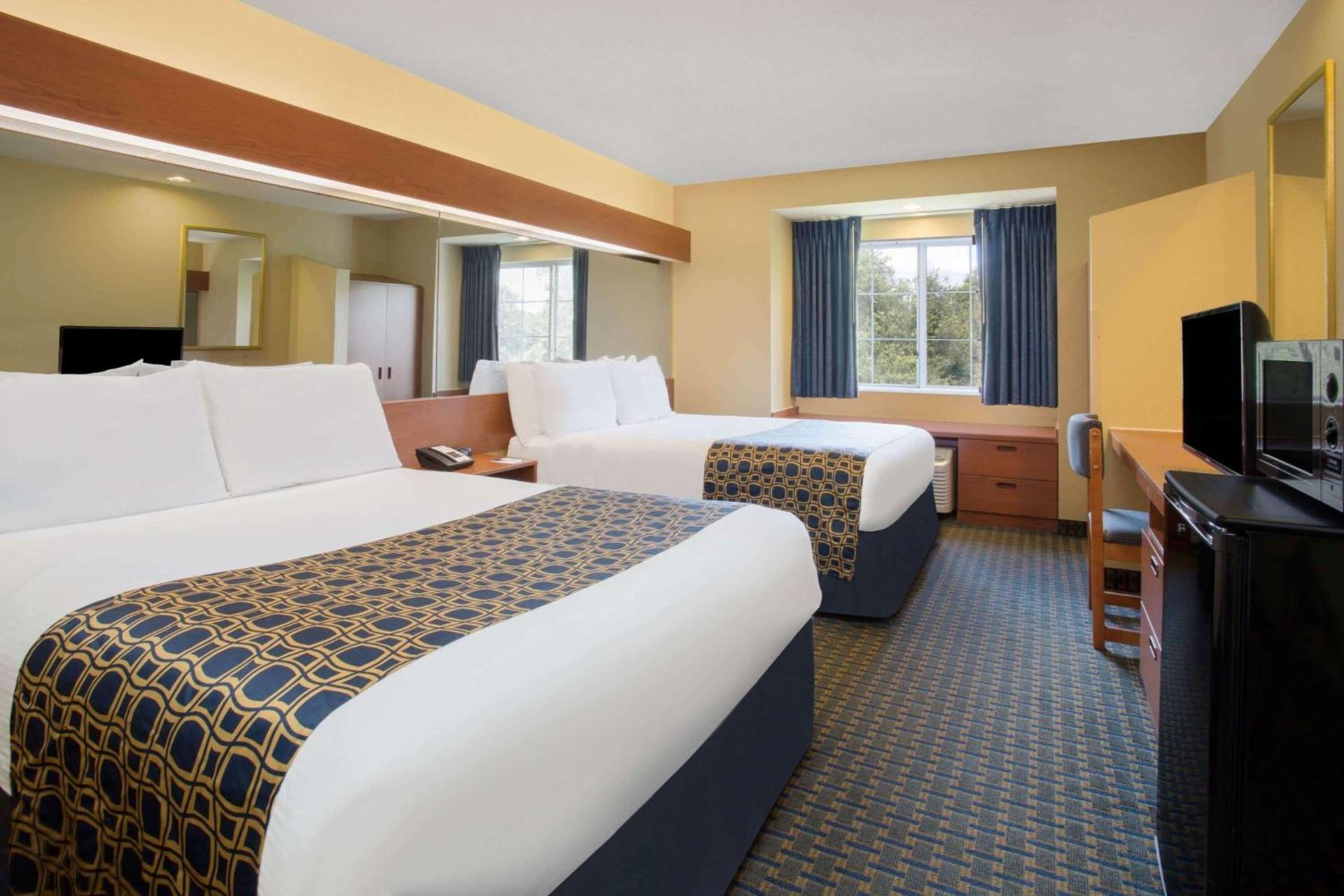 Microtel Inn & Suites Leesburg photo 15