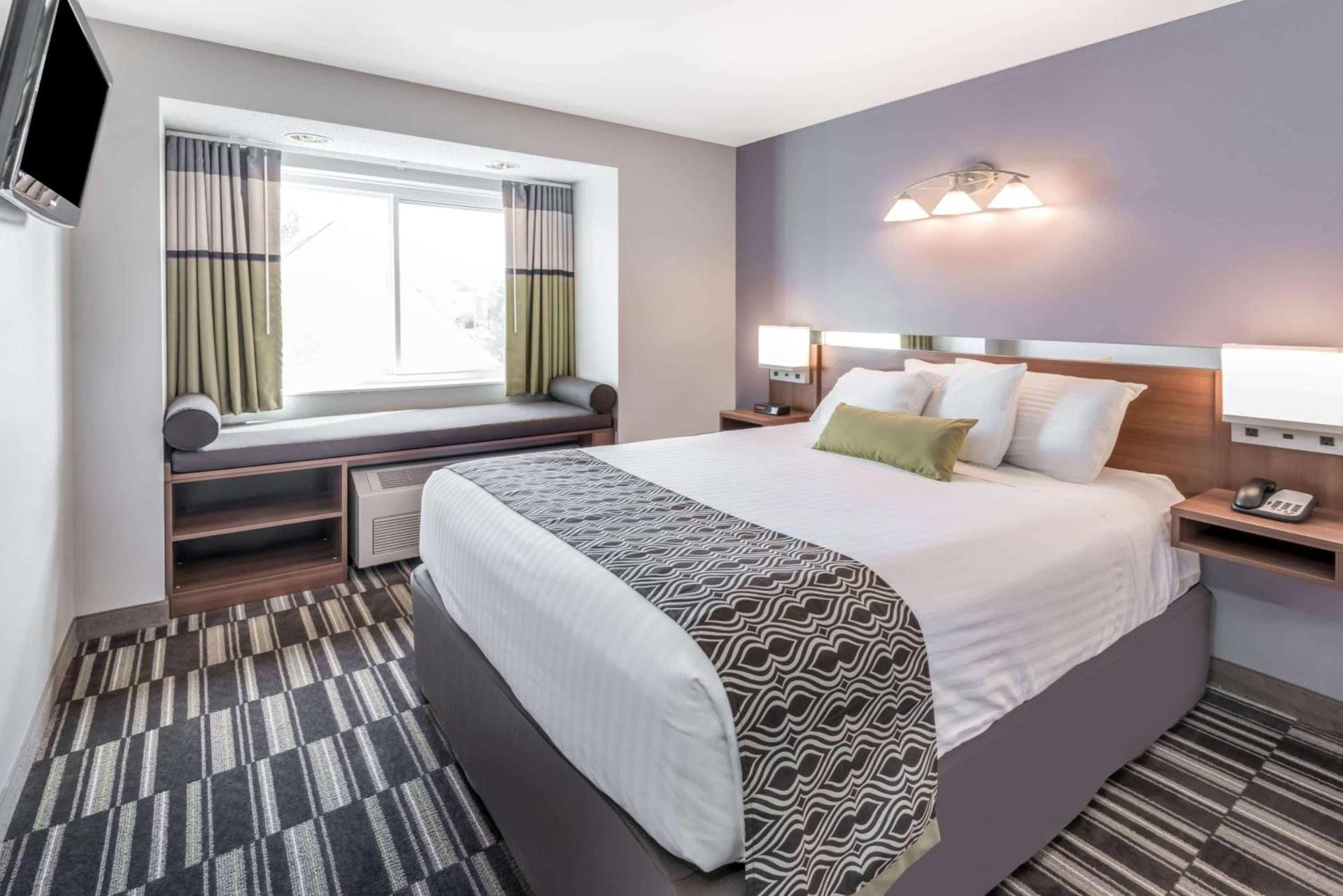 Microtel By Wyndham Victor photo 11