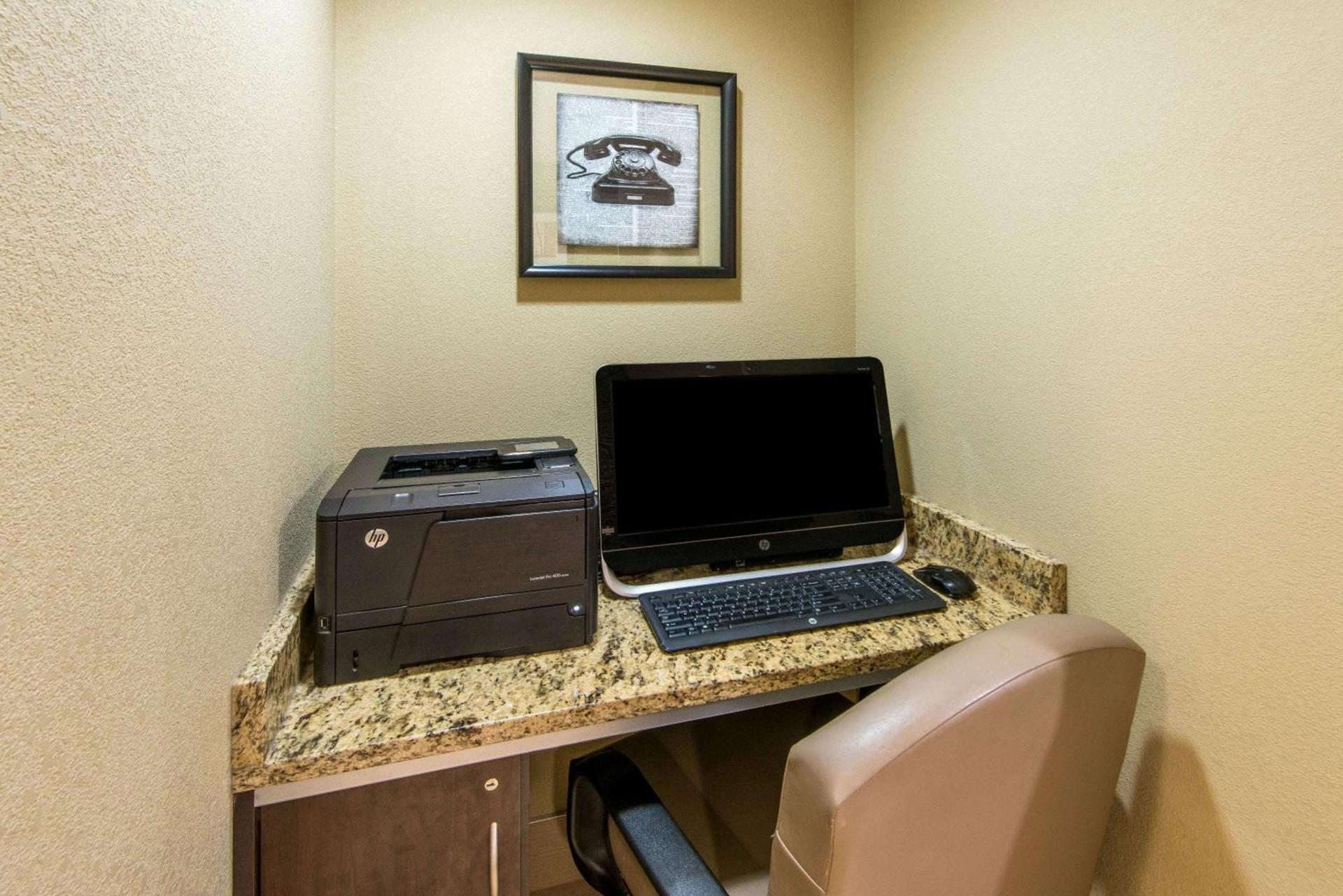 Microtel Inn and Suites North Canton photo 26