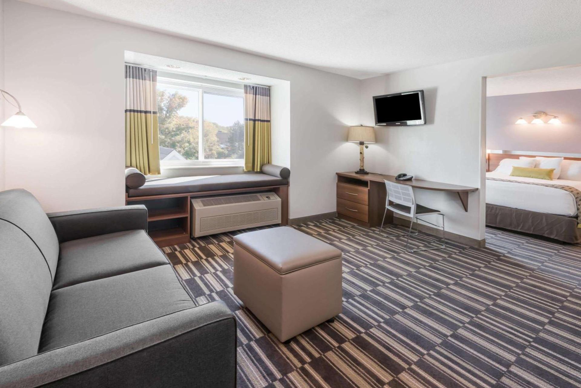 Microtel By Wyndham Victor photo 10
