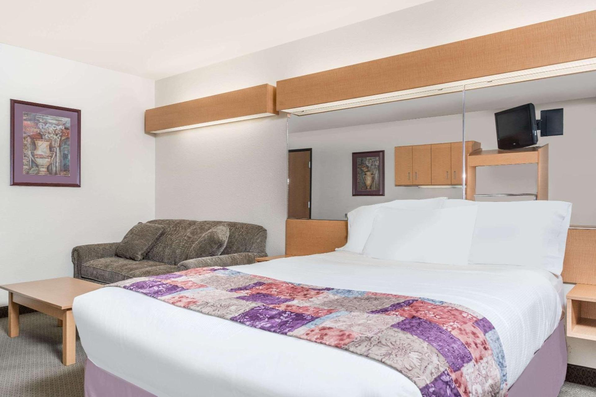 Microtel Inn & Suites by Wyndham Mankato photo 27