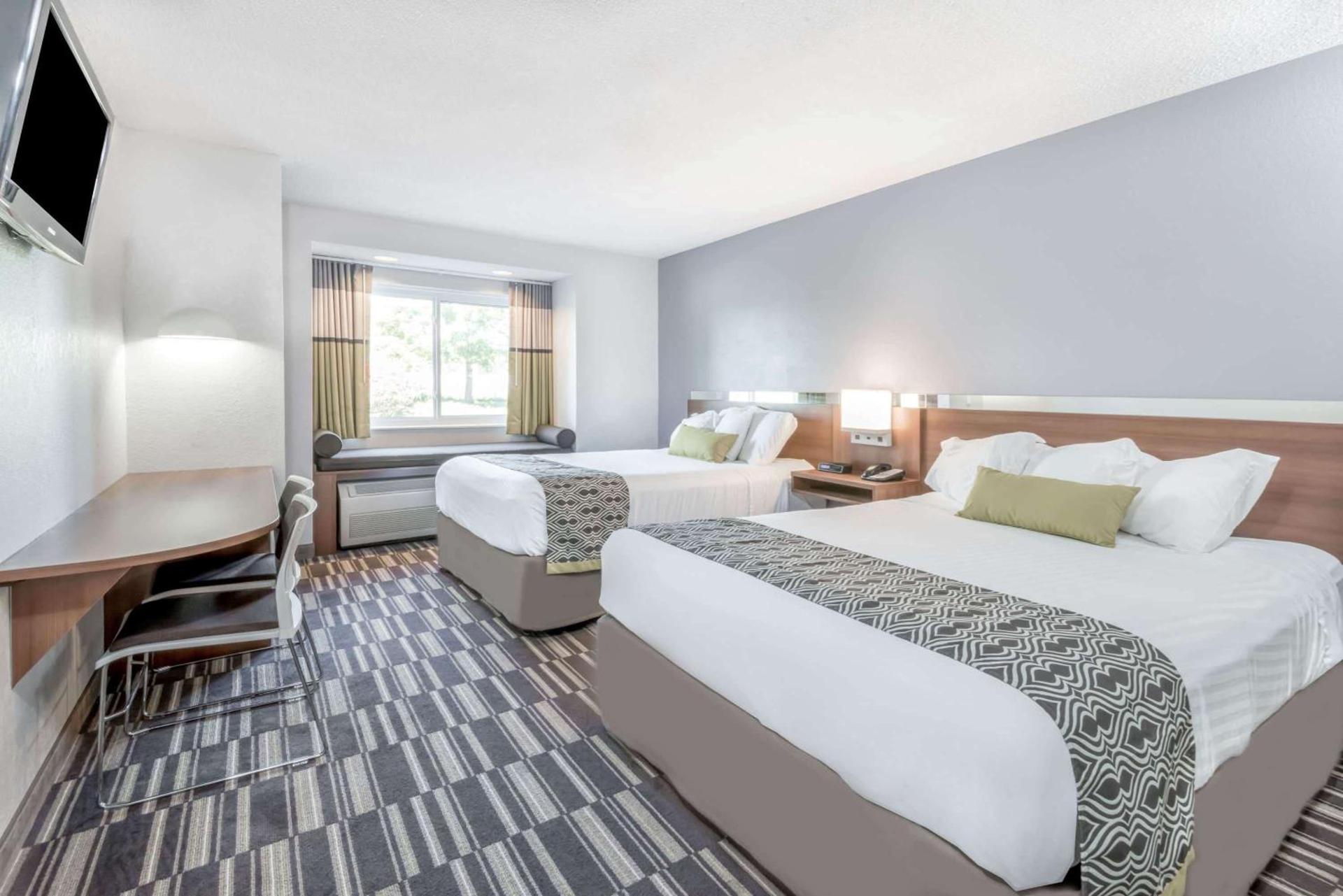 Microtel By Wyndham Victor photo 6