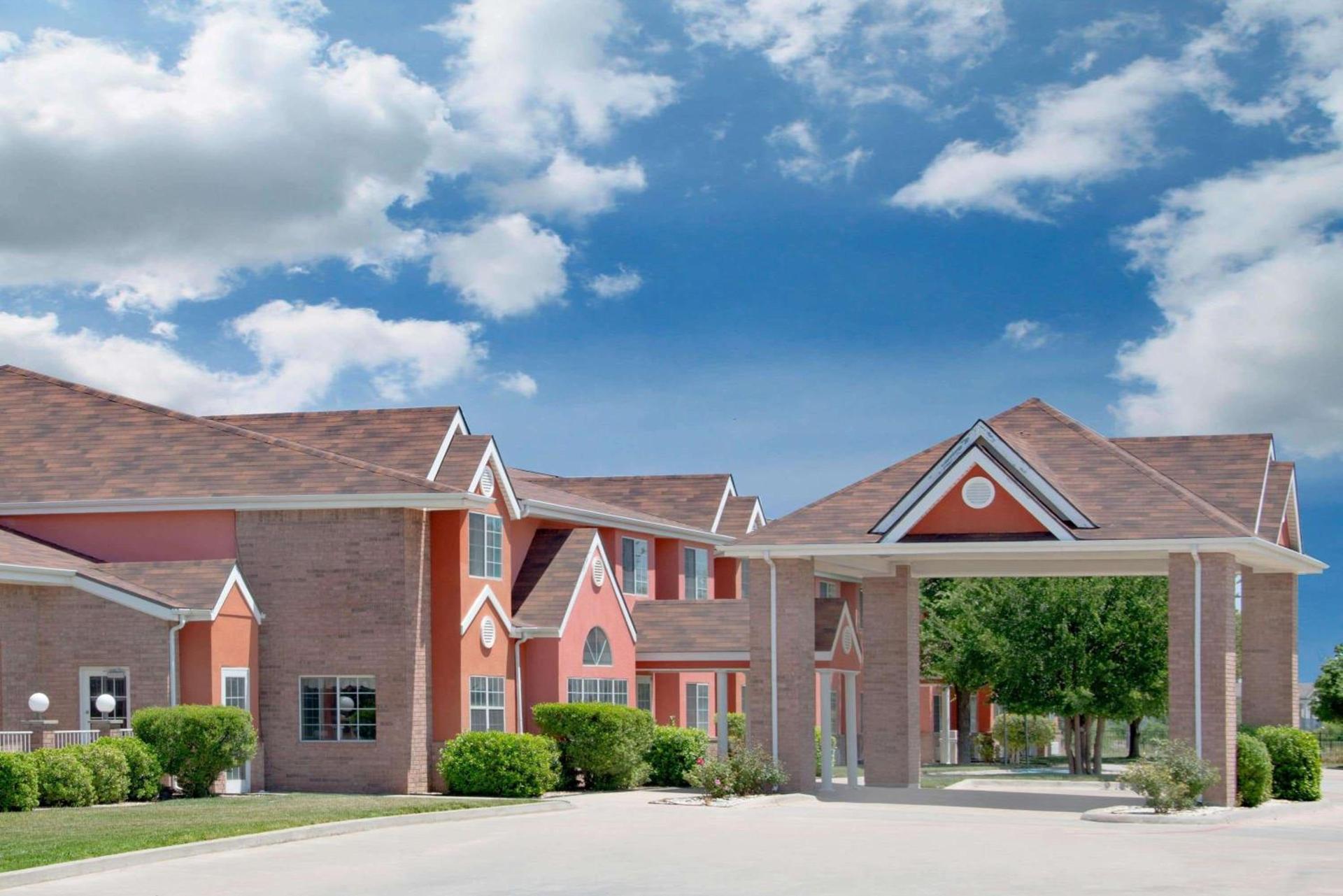 Microtel Inn & Suites by Wyndham Amarillo photo 39