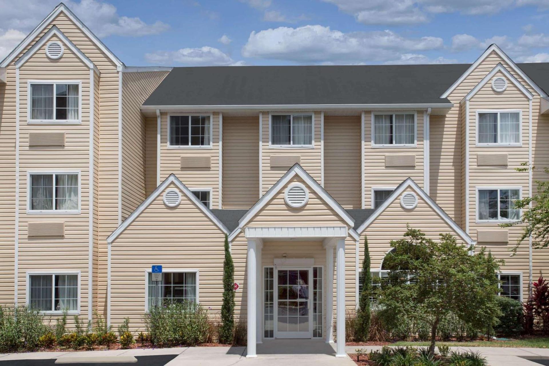 Microtel Inn & Suites Leesburg photo 1