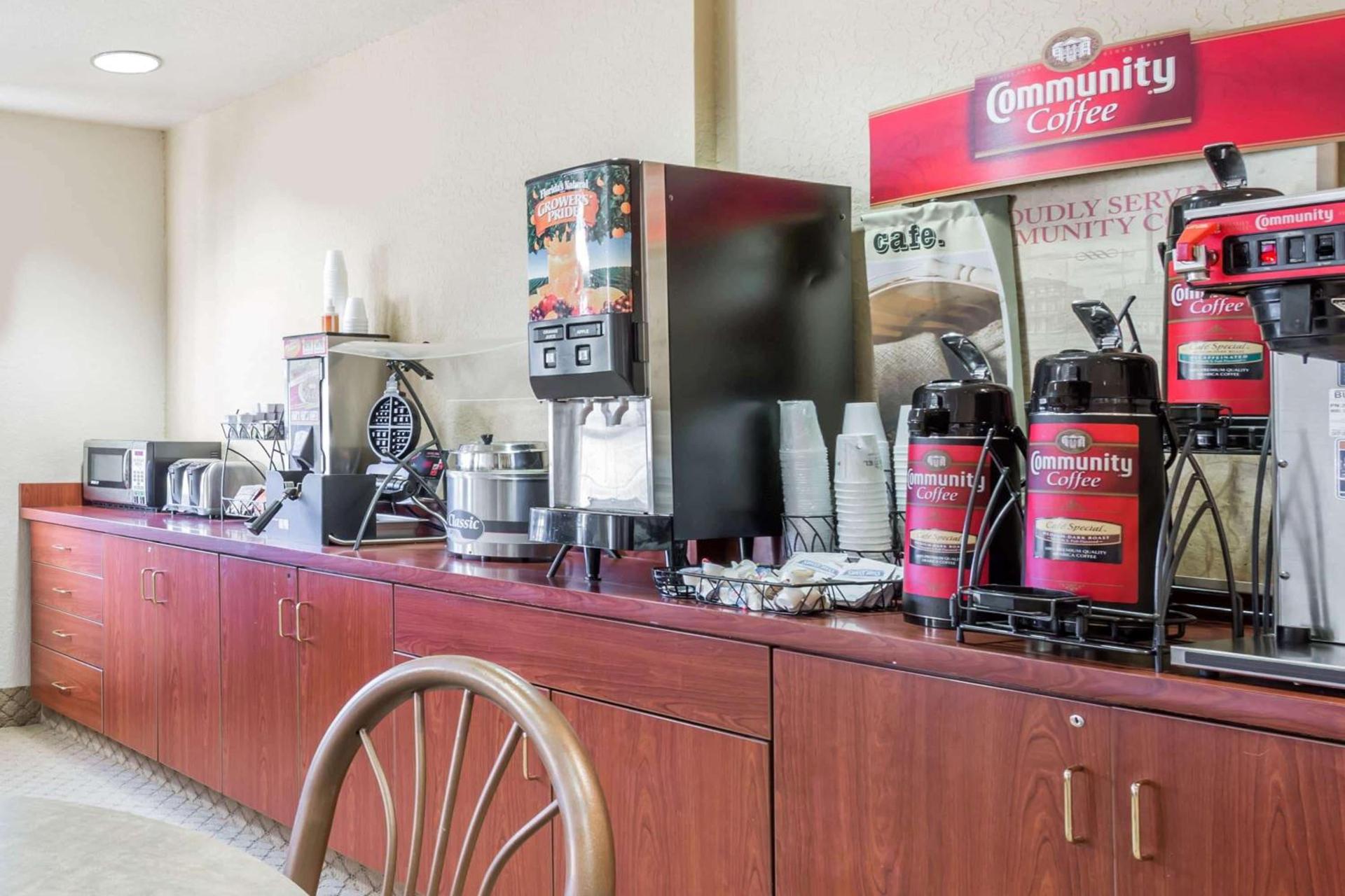 Microtel Inn & Suites Marianna photo 15